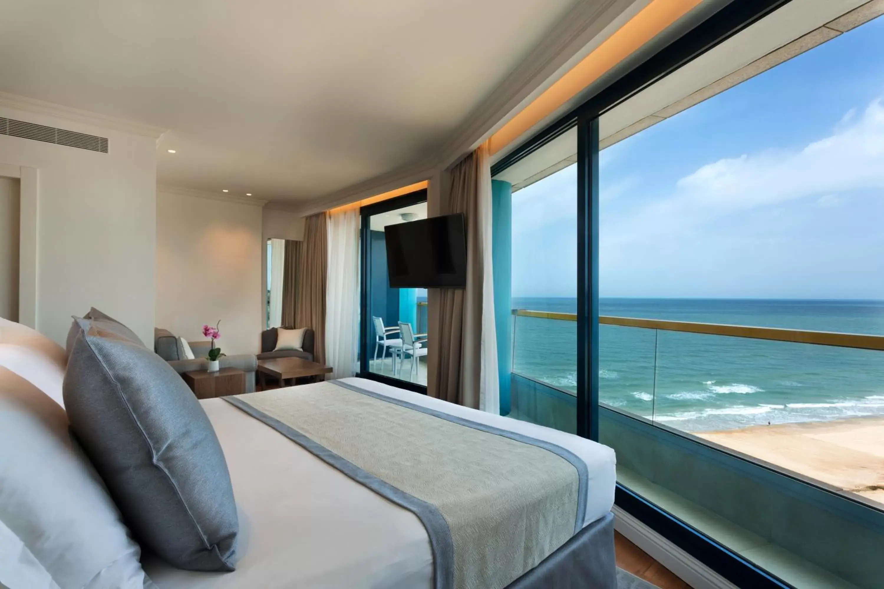 Junior Deluxe Room - single occupancy in Herbert Samuel Okeanos Suites Herzilya Junior Deluxe Room - single occupancy in Herbert Samuel Okeanos Suites Herzilya