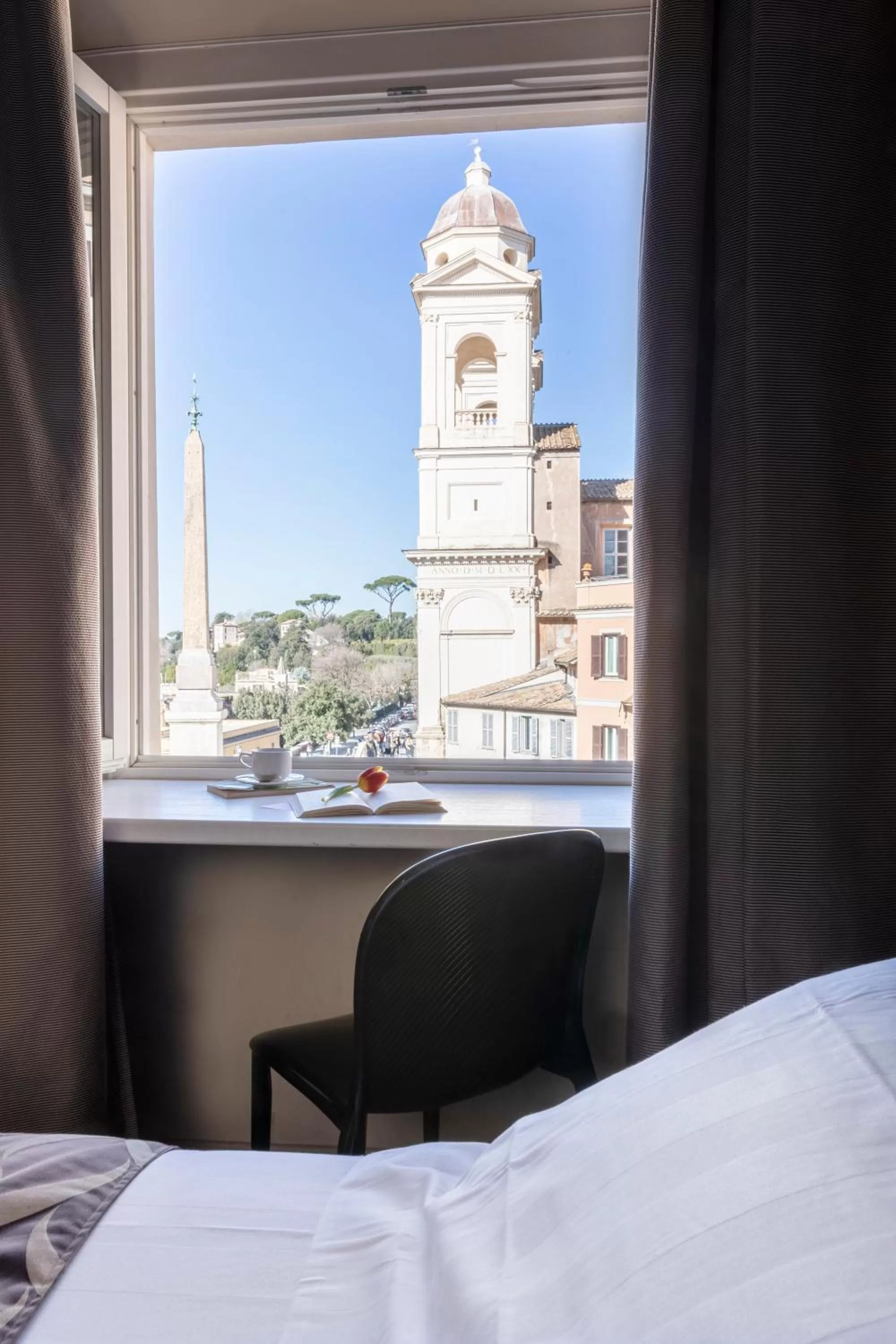 View (from property/room), Bed in Hotel Scalinata Di Spagna