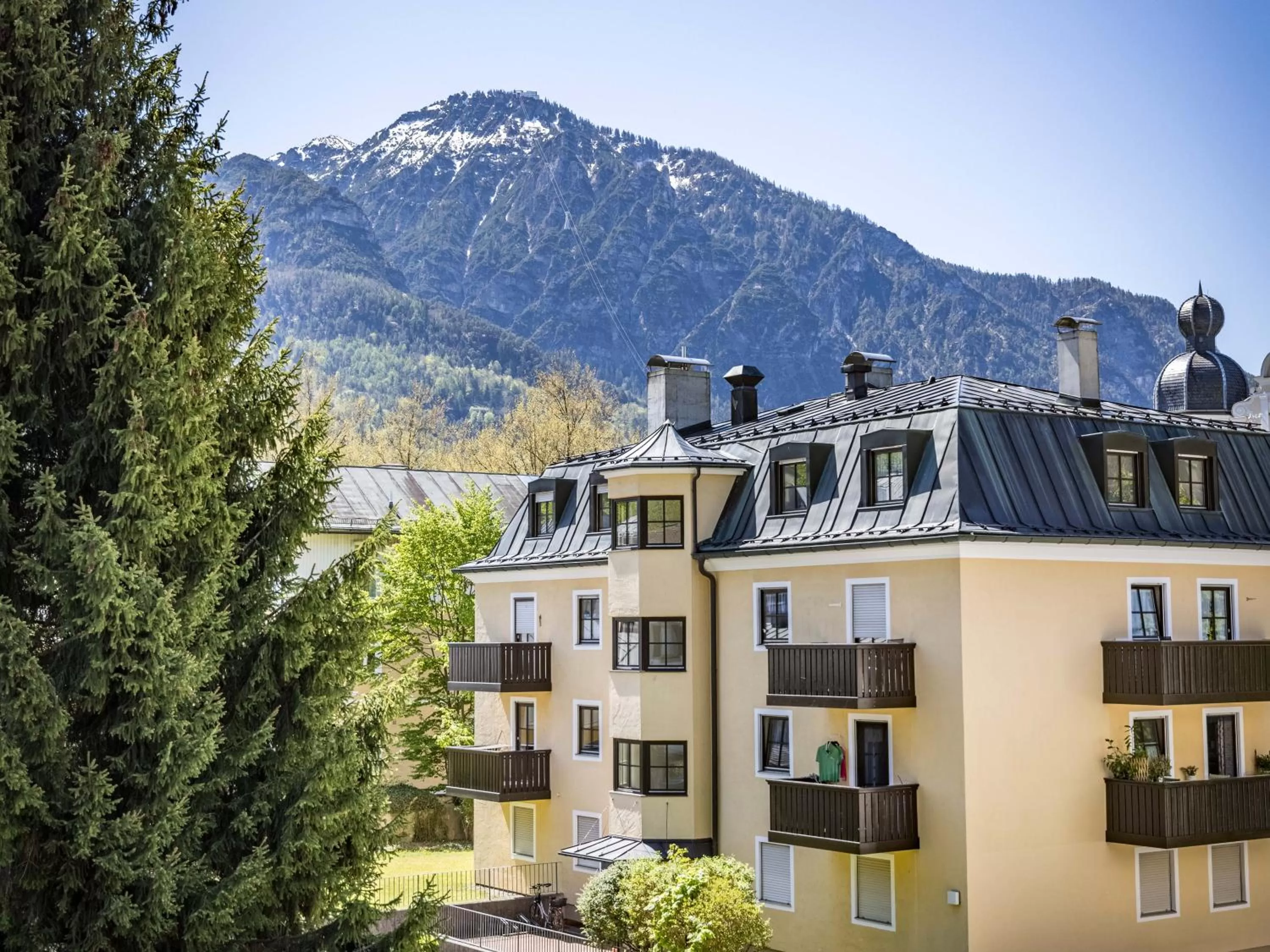 Mountain view, Property Building in Hotel Am Rupertuspark