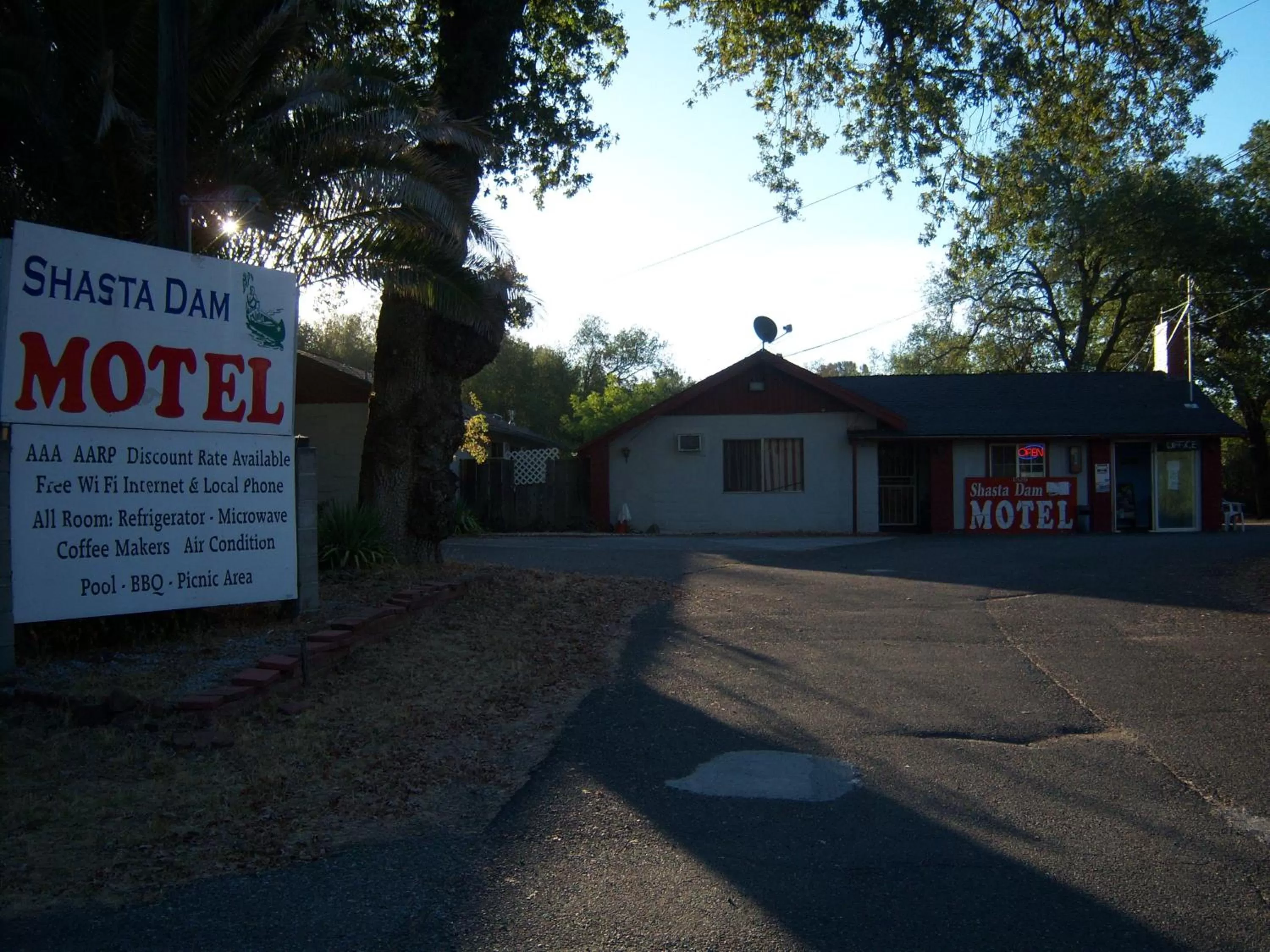 Shasta Dam Motel