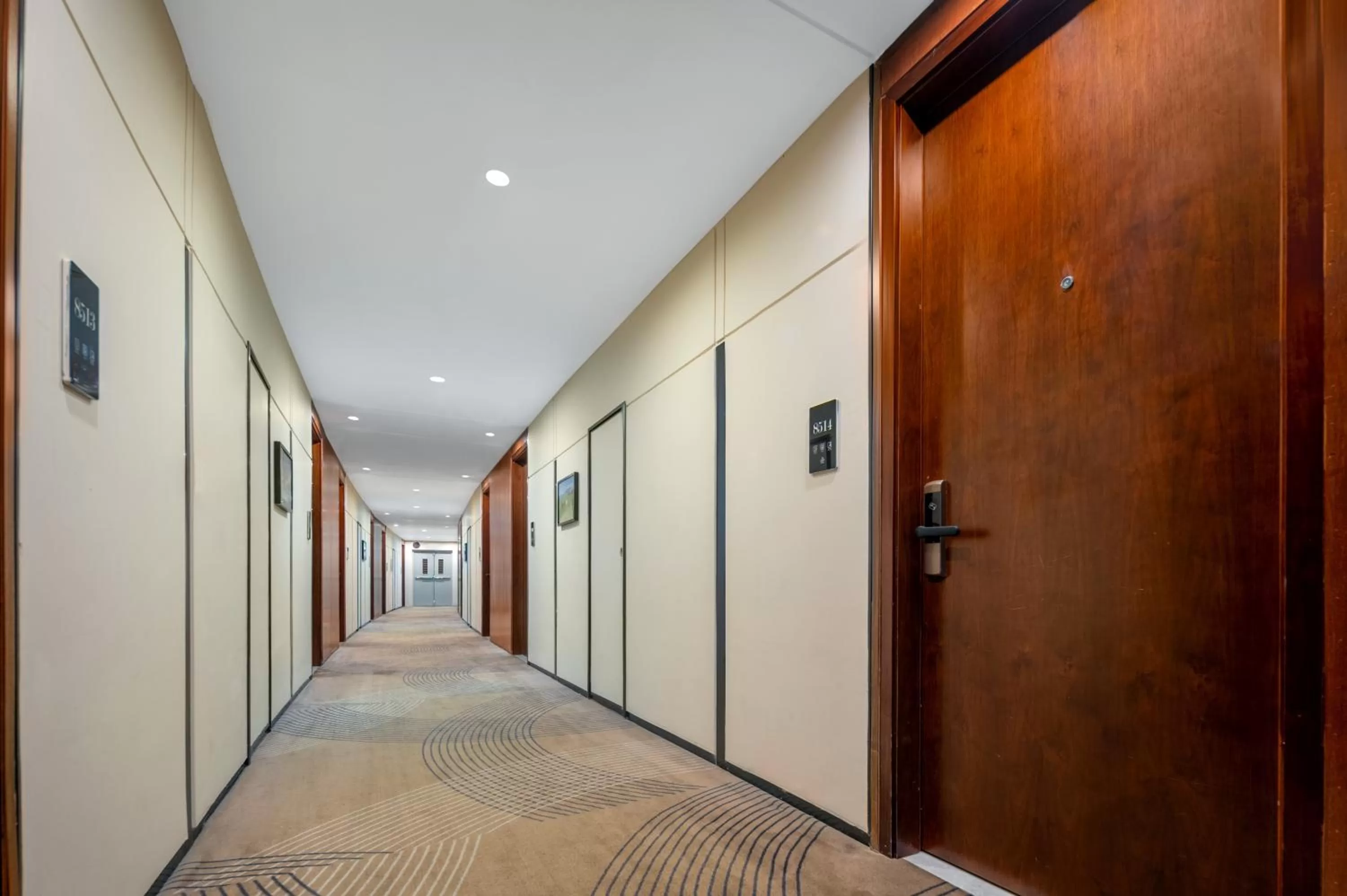 Property building in Ausotel Smart Baiyun International Airport T2-Free 24-hour airport pick-up