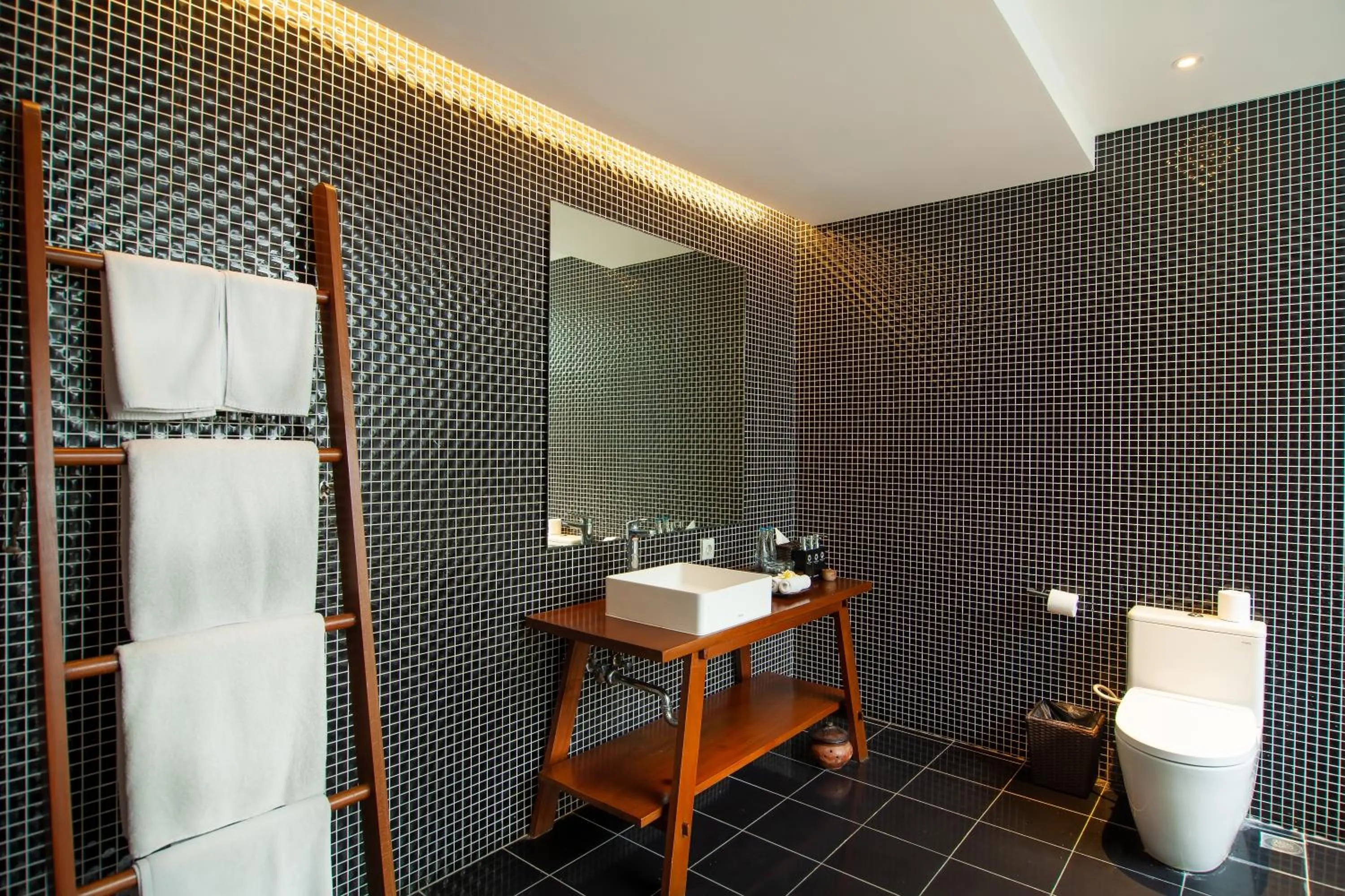 Toilet in Abia Villa Legian