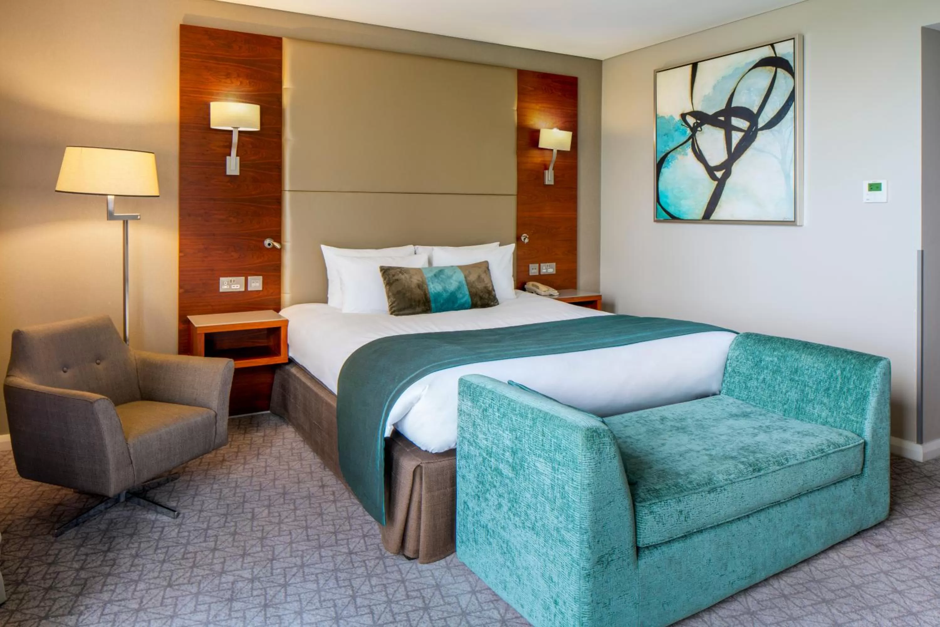 Bedroom, Bed in Crowne Plaza London - Docklands by IHG