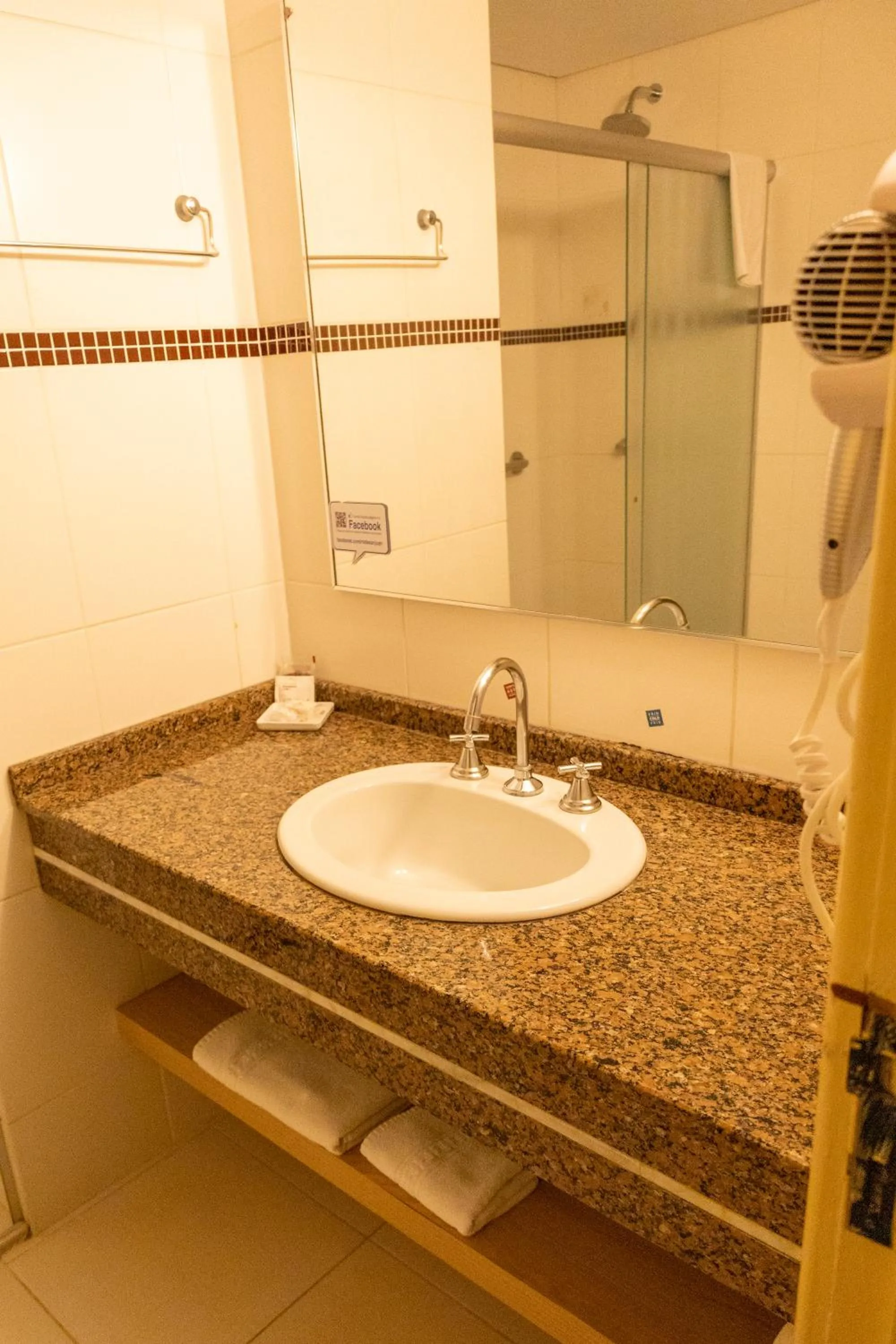 Bathroom in SJ Tour - San Juan Foz do Iguaçu