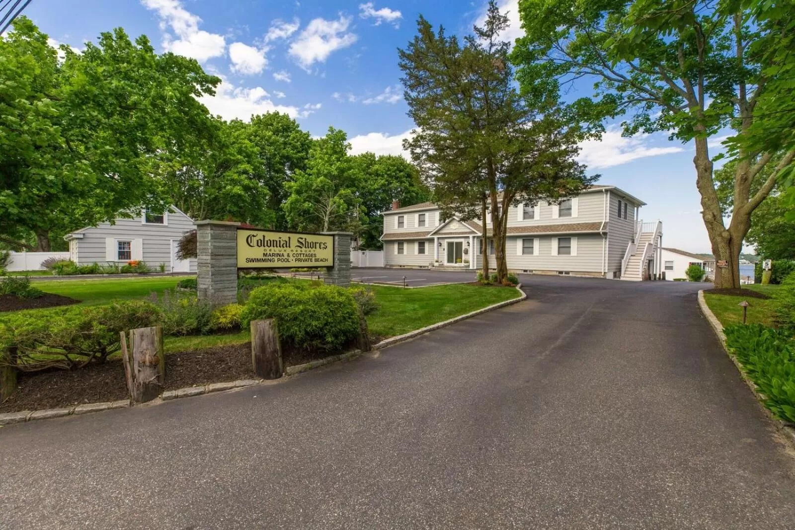 Colonial Shores Resort