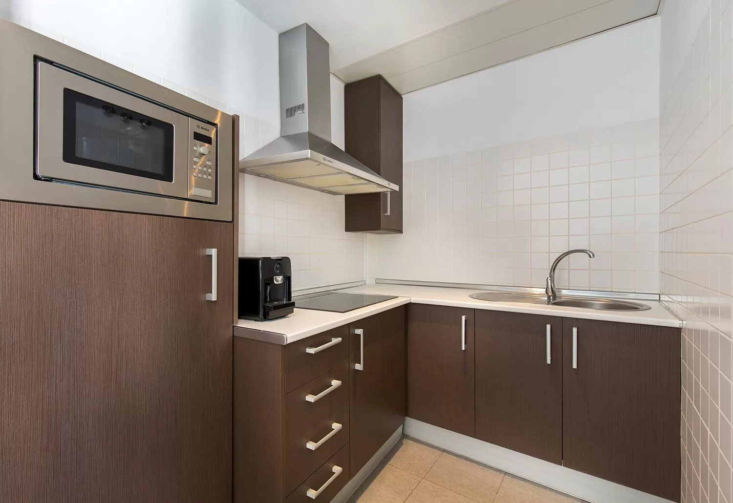 Kitchen or kitchenette in tuGuest Elvira Suites
