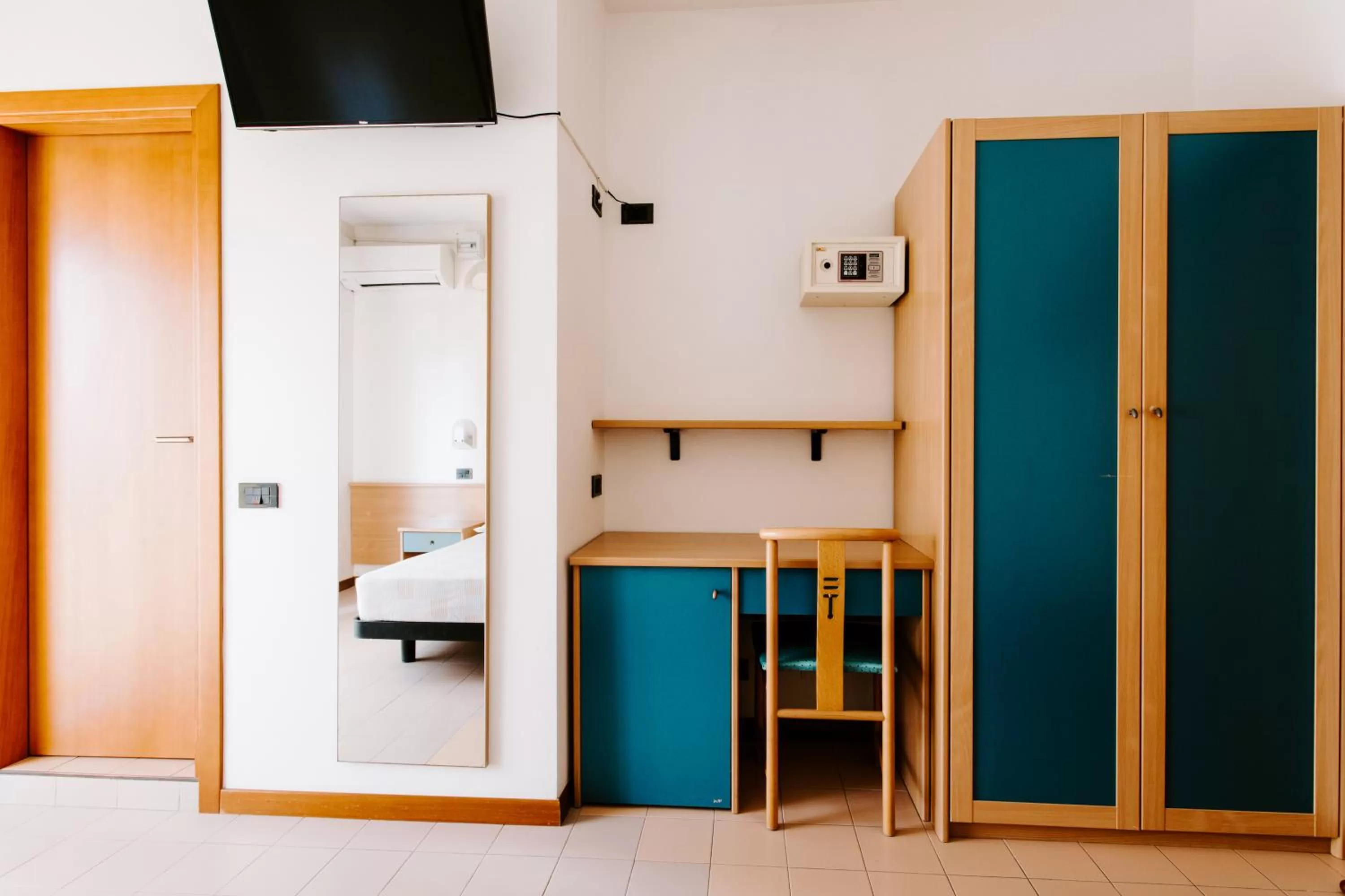 TV and multimedia in Hotel Villa Claudia