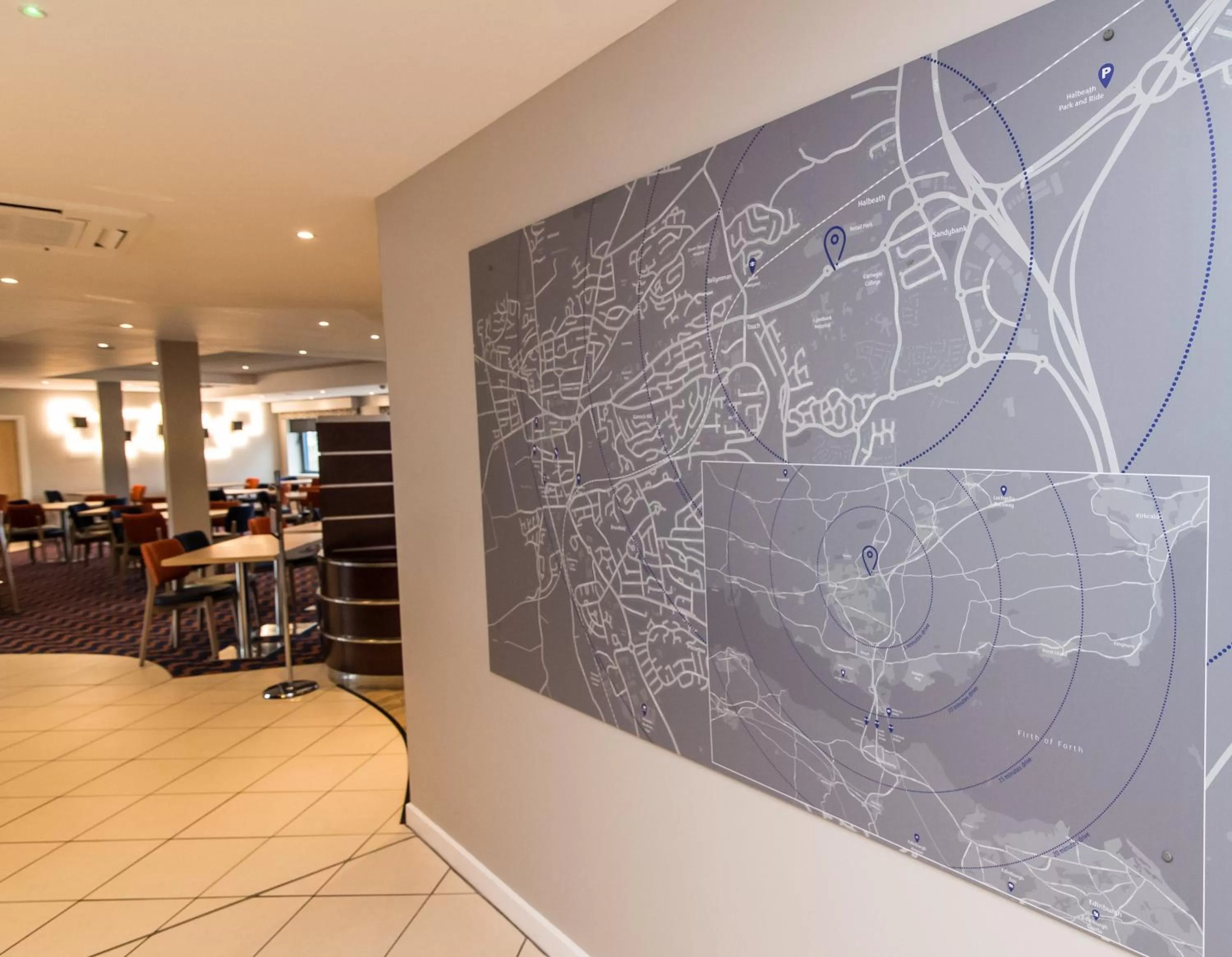 Lobby or reception in Holiday Inn Express Dunfermline by IHG