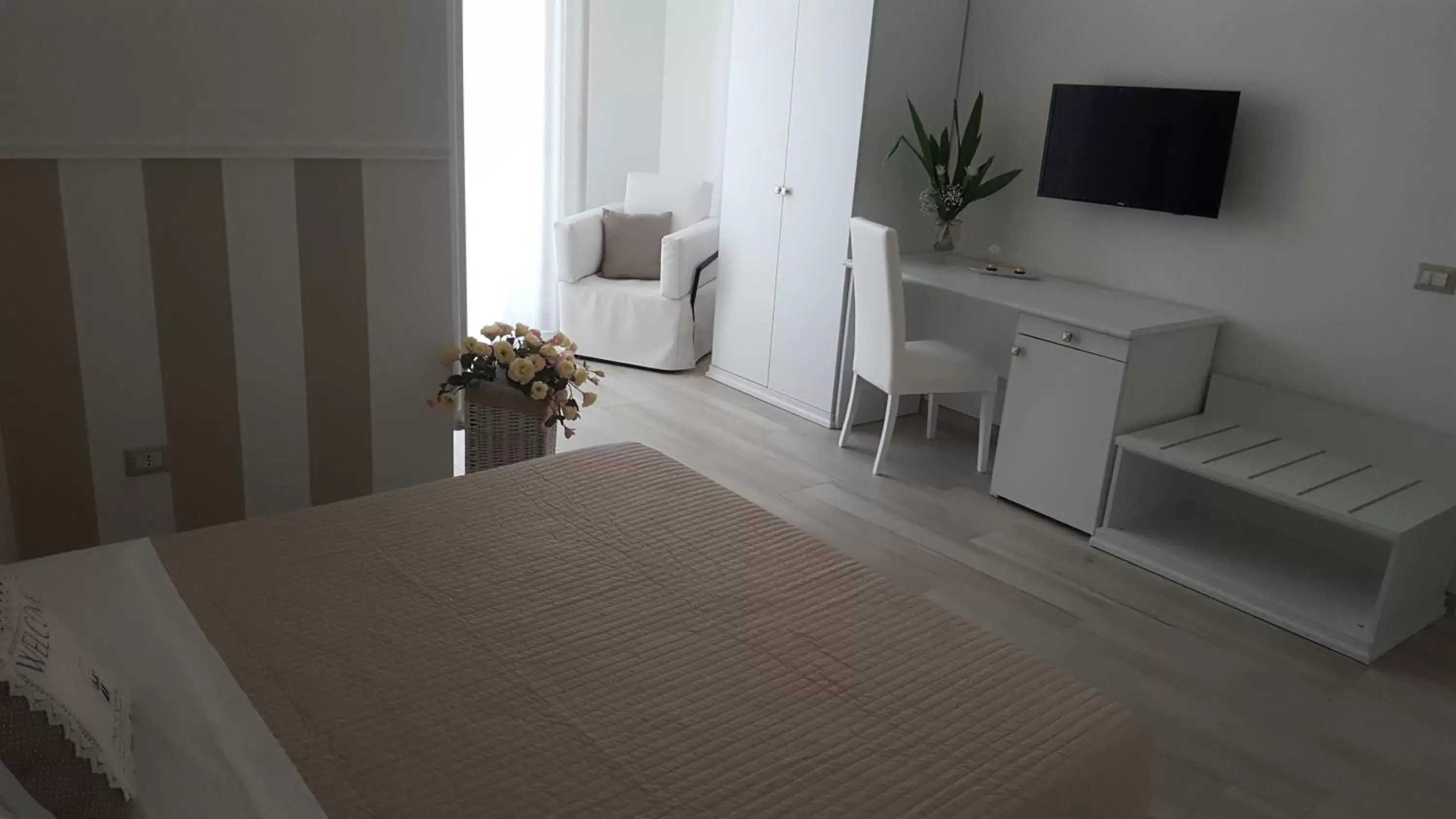 Deluxe Double Room with Extra Bed - single occupancy in Finestre sul Borgo Deluxe Double Room with Extra Bed - single occupancy in Finestre sul Borgo