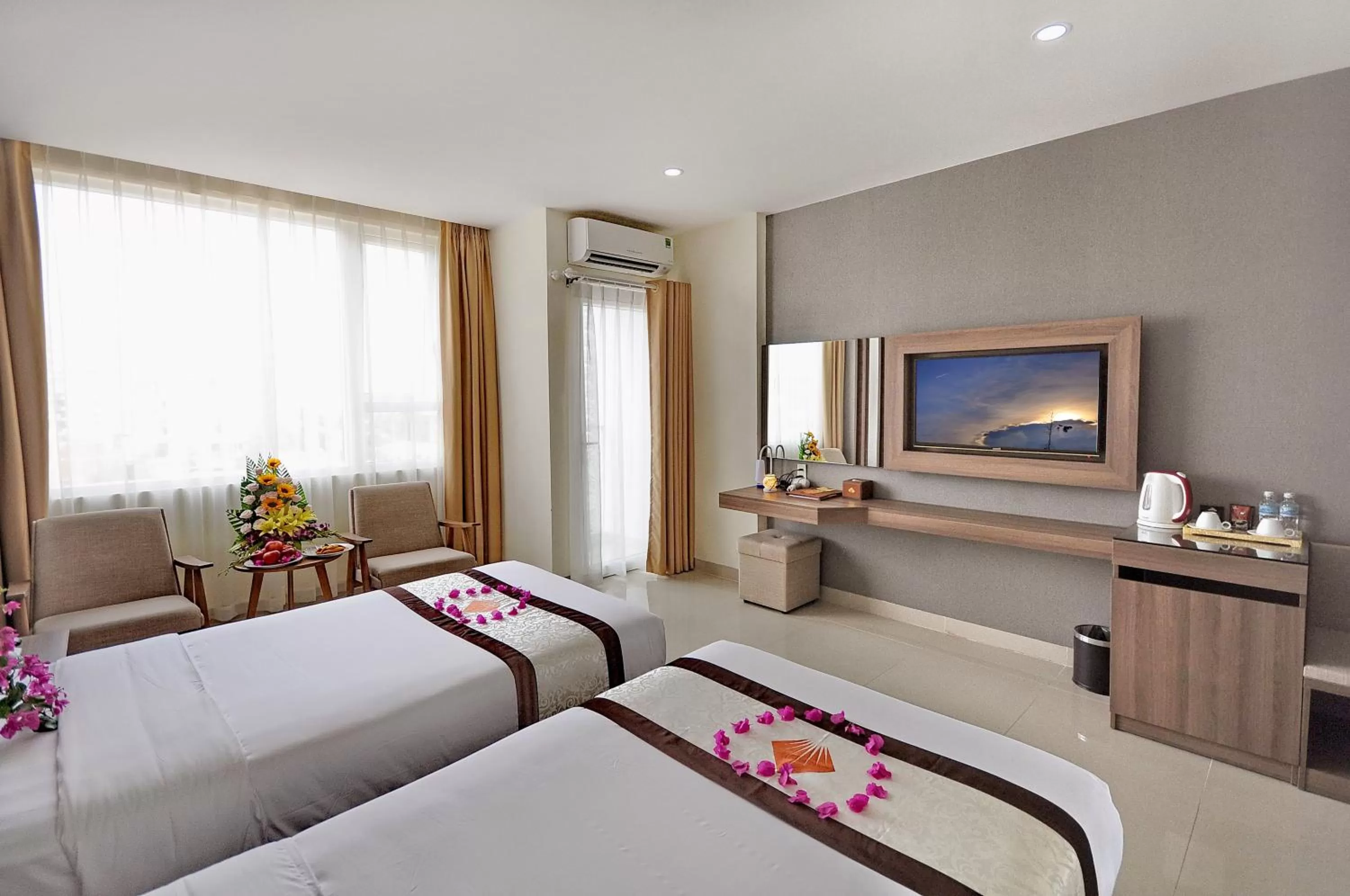 Photo of the whole room, Bed in Rigel Hotel