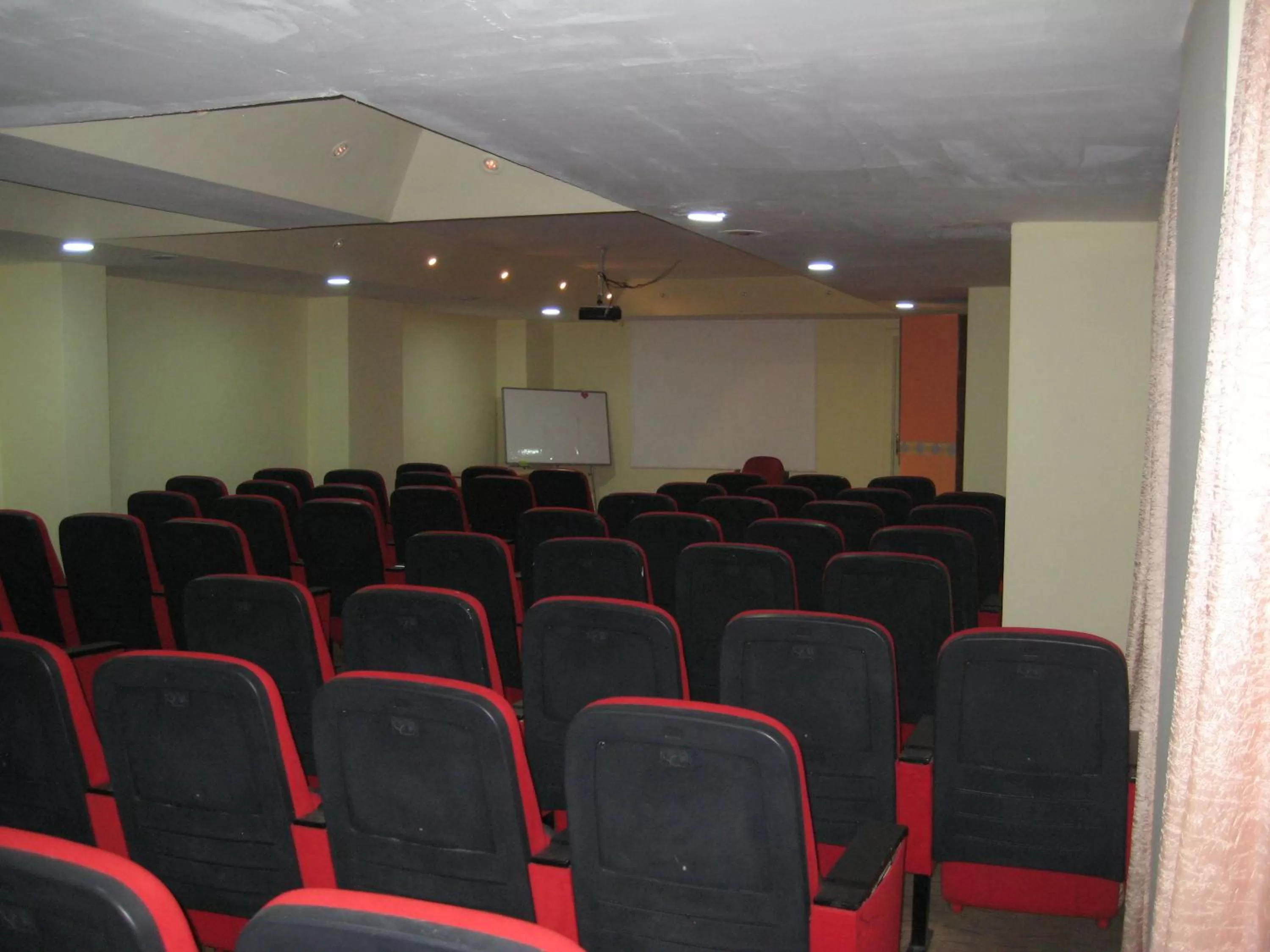 Meeting/conference room, Business Area/Conference Room in Miroglu Hotel