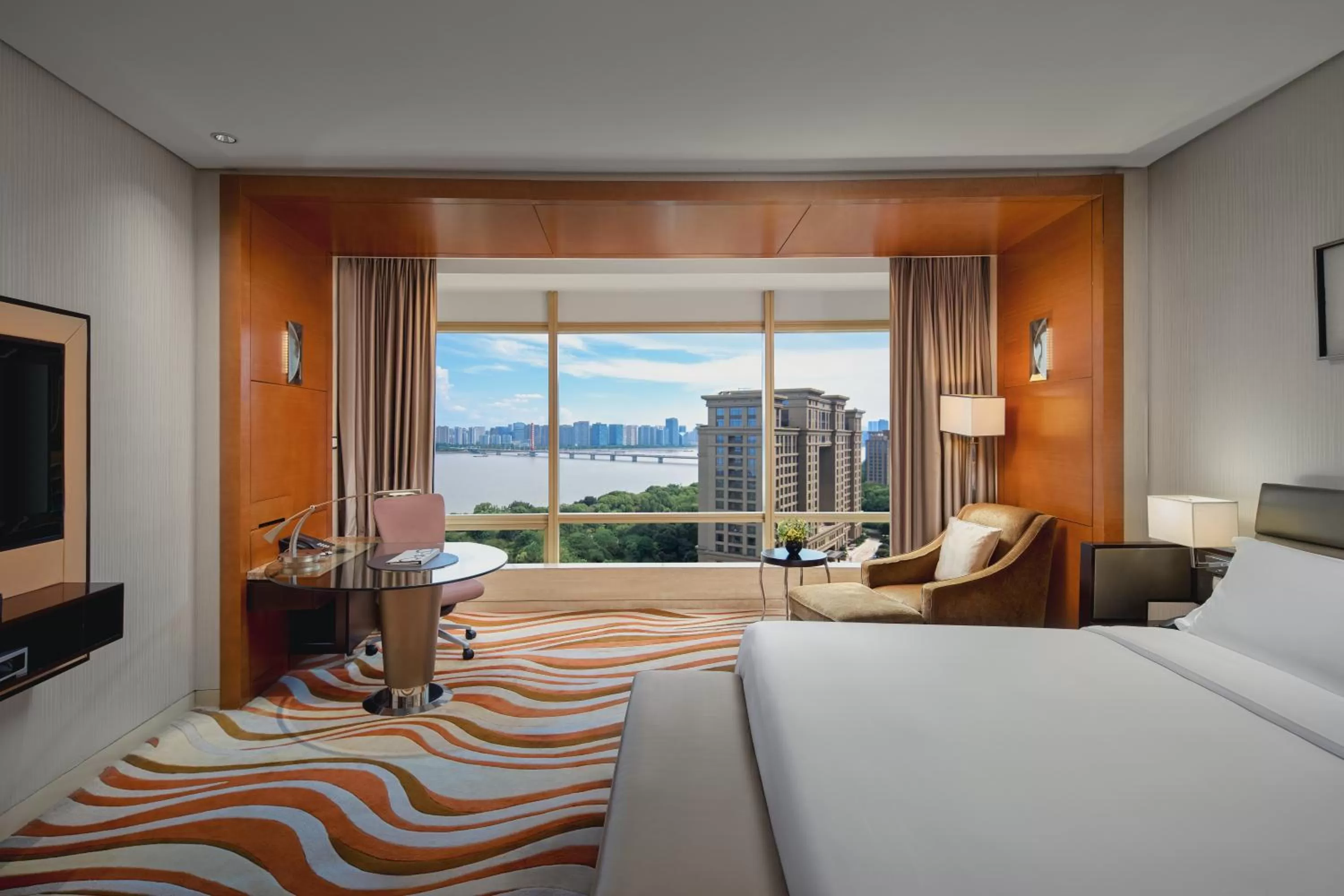 View (from property/room), Bed in InterContinental Hangzhou ICC by IHG