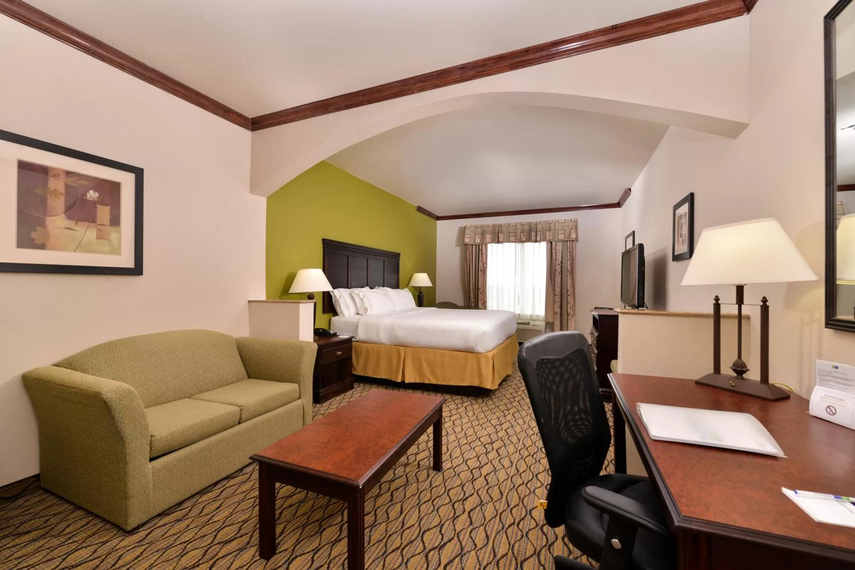Photo of the whole room in Holiday Inn Express Hotel & Suites Sherman Highway 75 by IHG