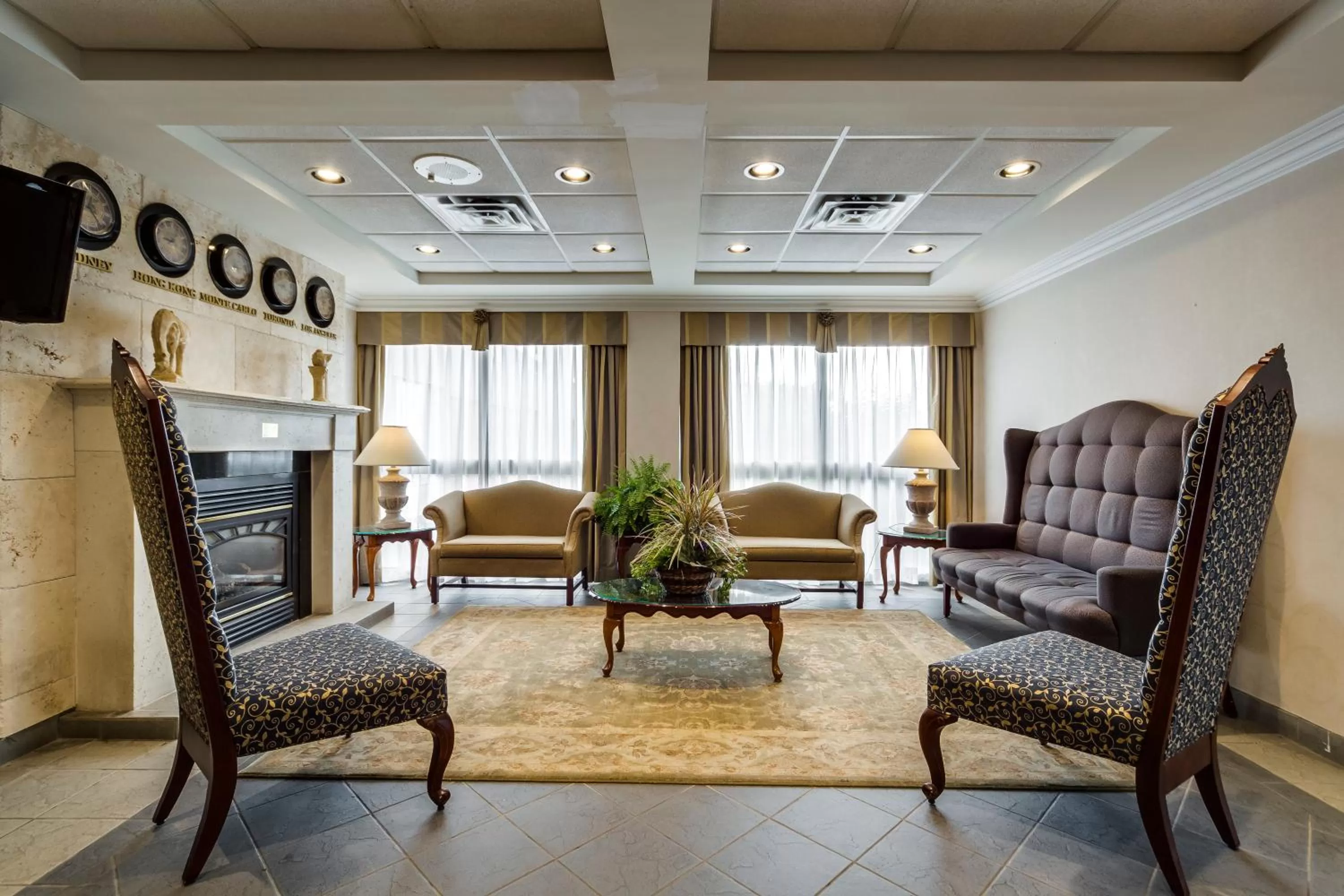 Lobby or reception in Monte Carlo Inn Oakville Suites