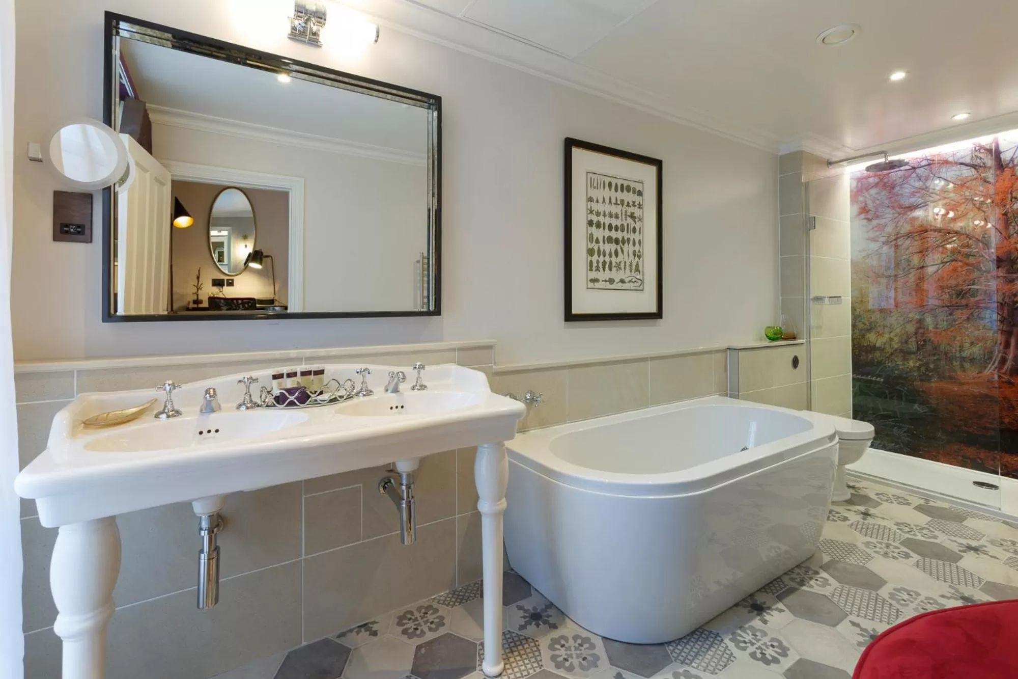 Bathroom in Gonville Hotel