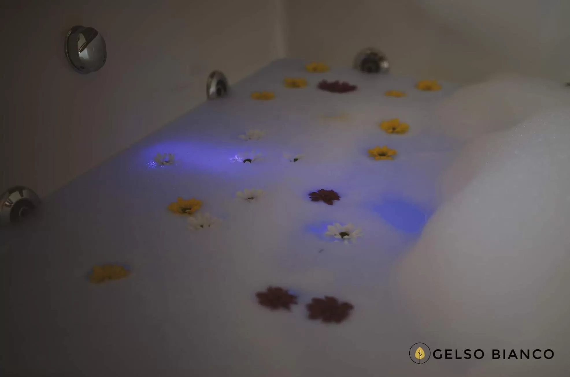 Hot Tub in Gelso Bianco Country Resort