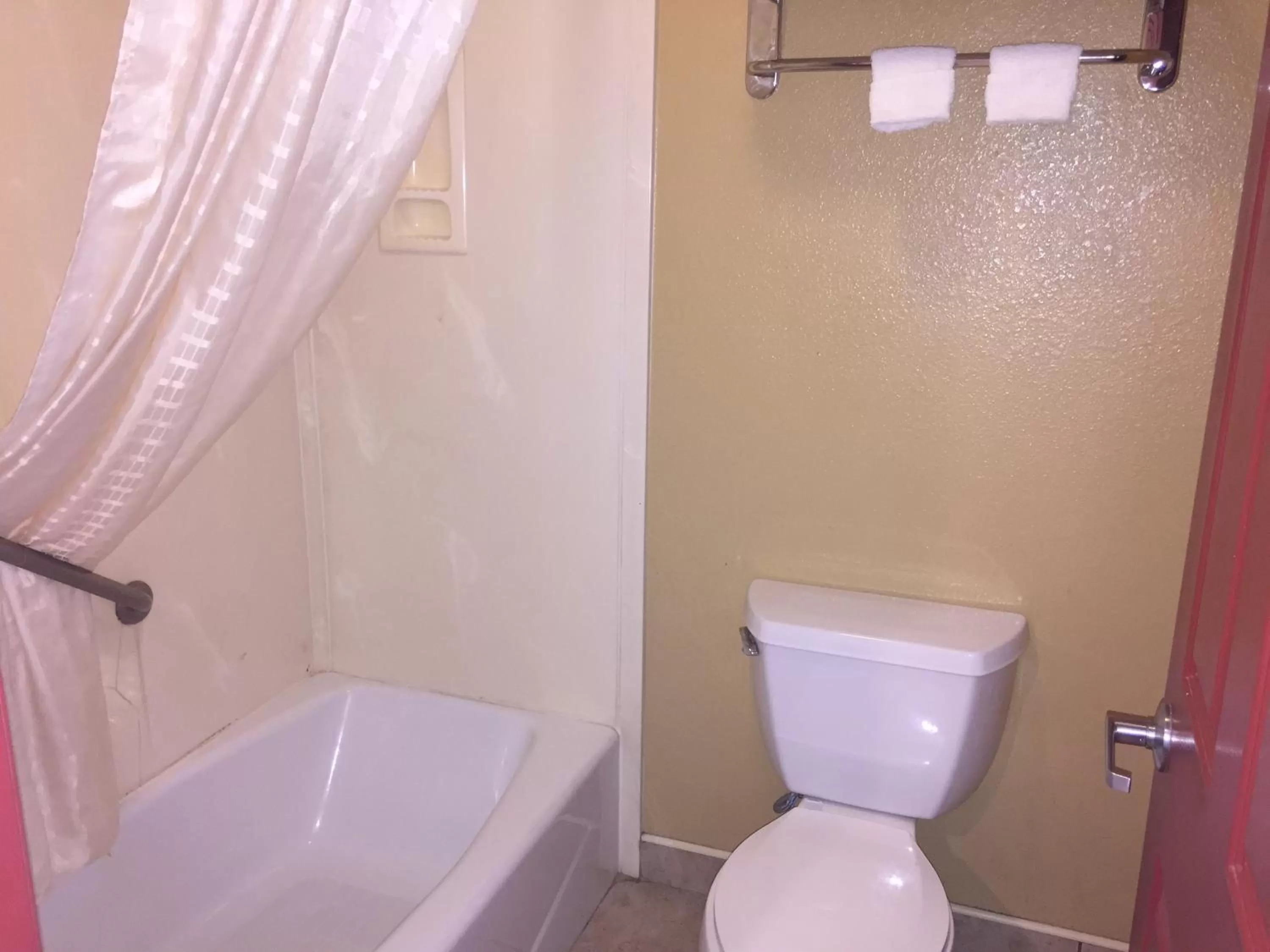 Bathroom in Thunderbird Lodge