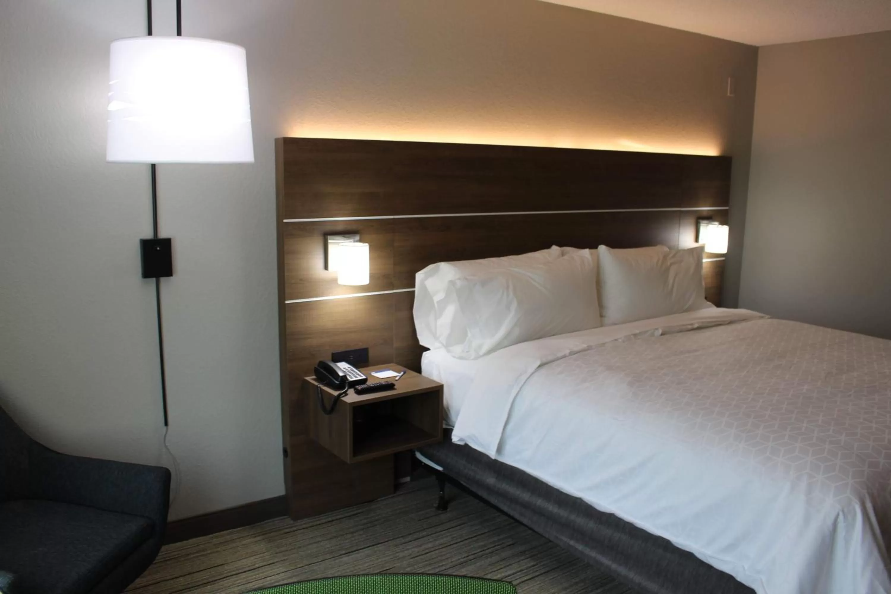Bed in Holiday Inn Express & Suites - Enterprise by IHG