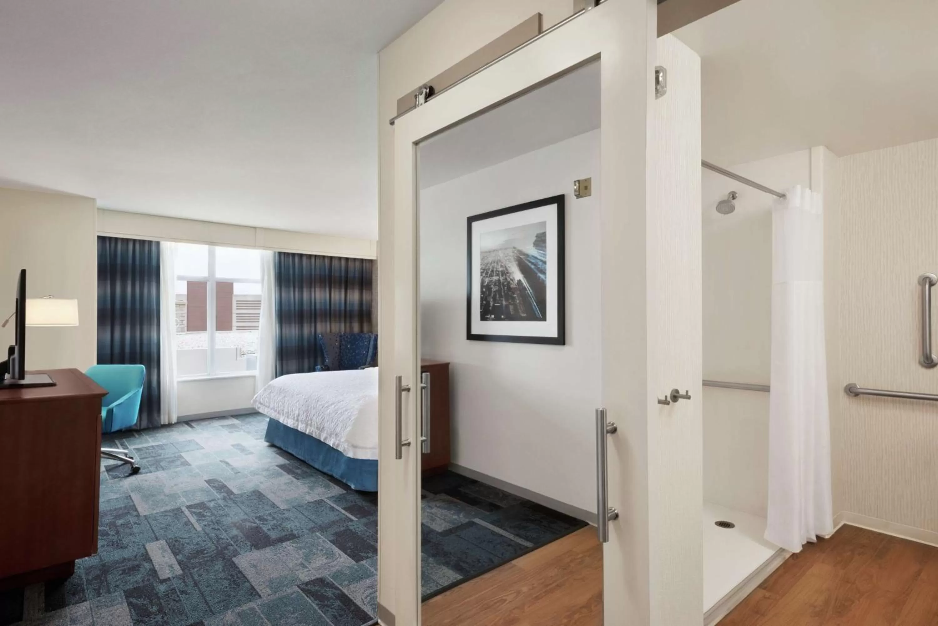 Bedroom, Bed in Hampton Inn & Suites Rosemont Chicago O'Hare