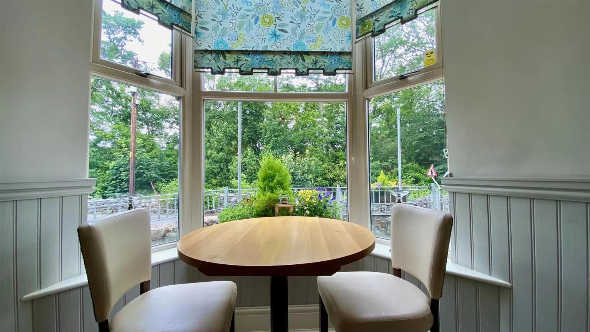 Dining Area in Hafan Artro