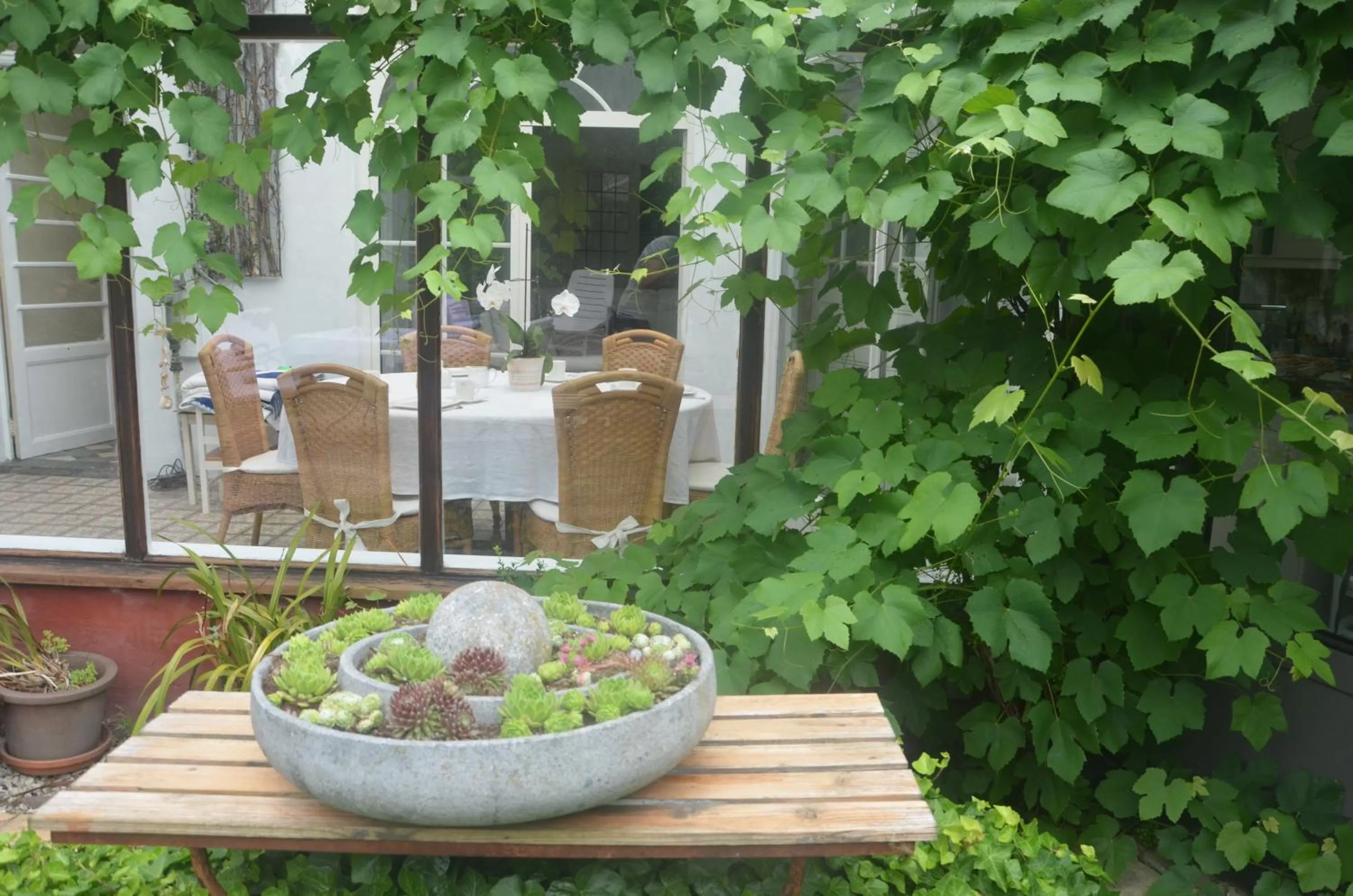 People in Beaux Temps b&b