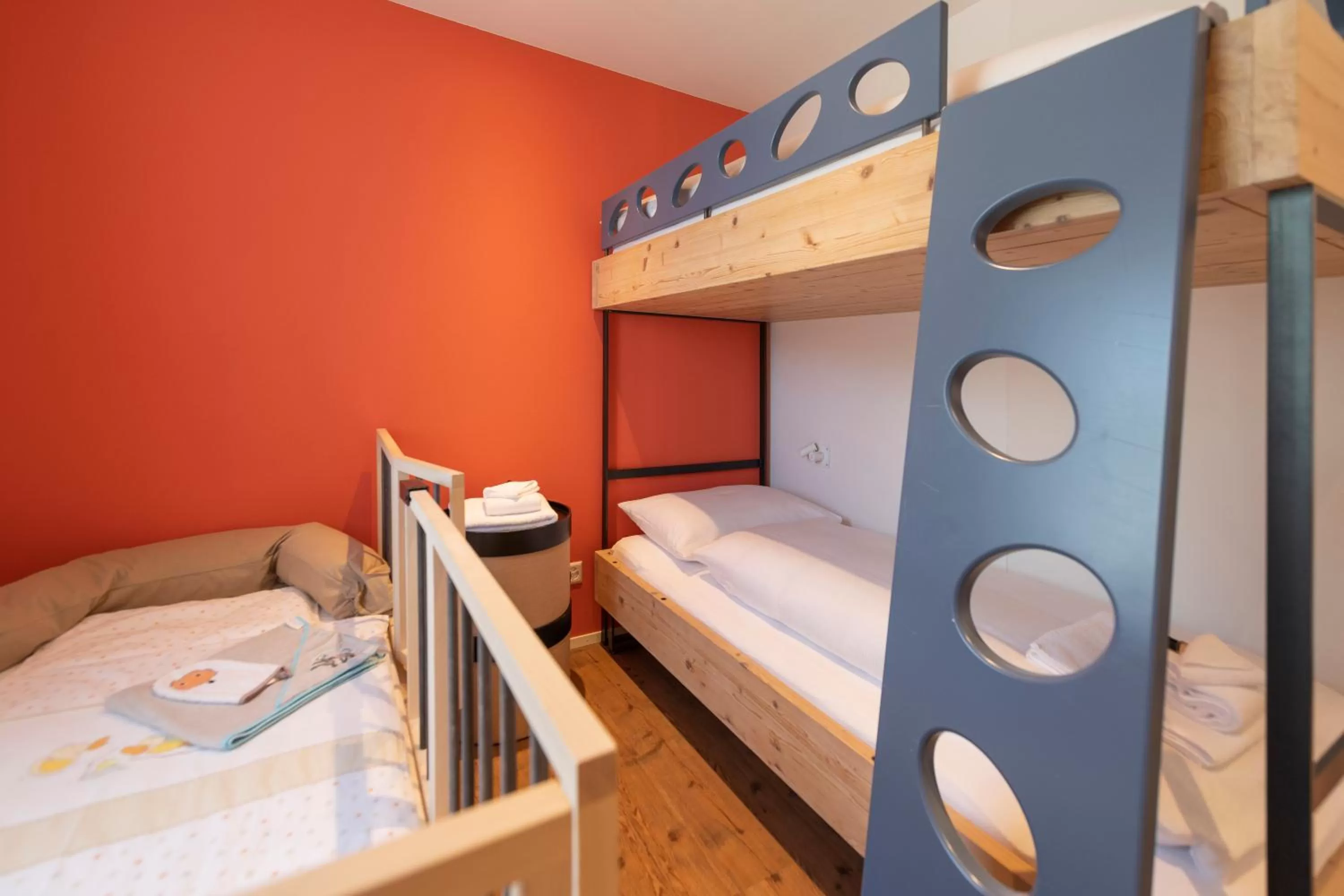 bunk bed, Bed in Randolins Familienresort