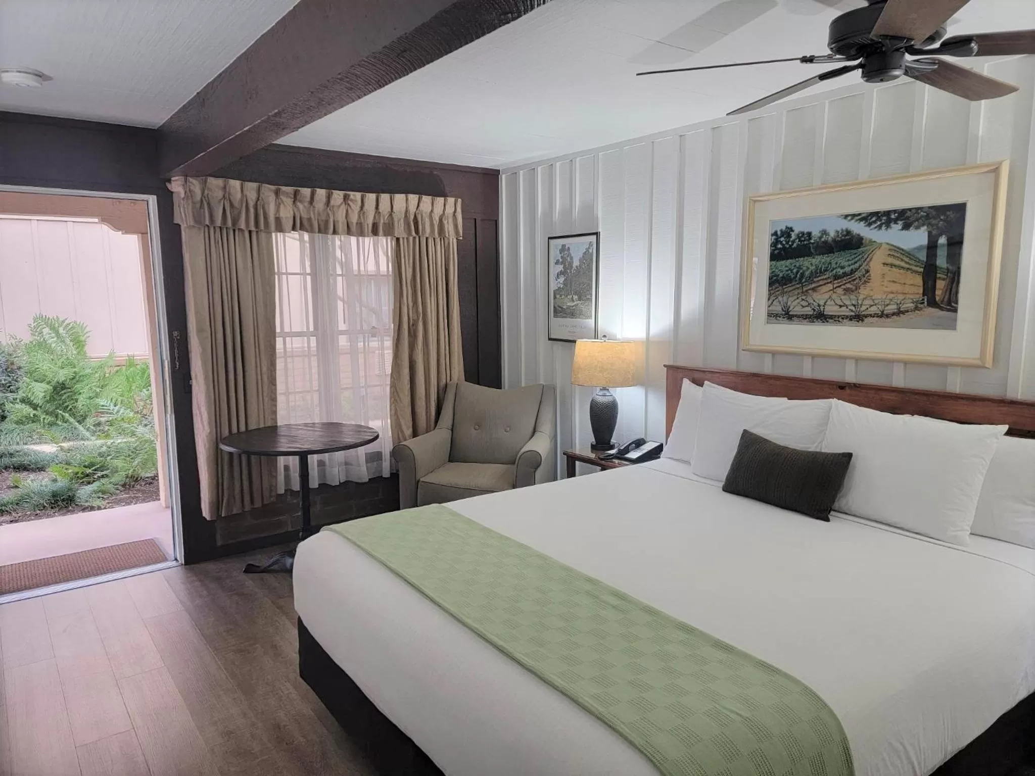 Standard King Room - Disability Access in El Pueblo Inn