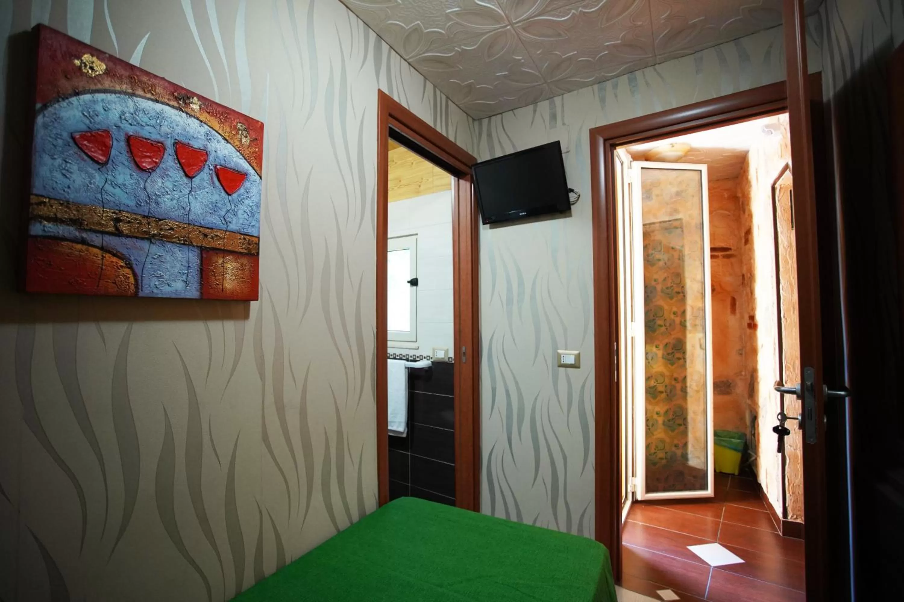 Bedroom, Bed in Golden Dreams B&B