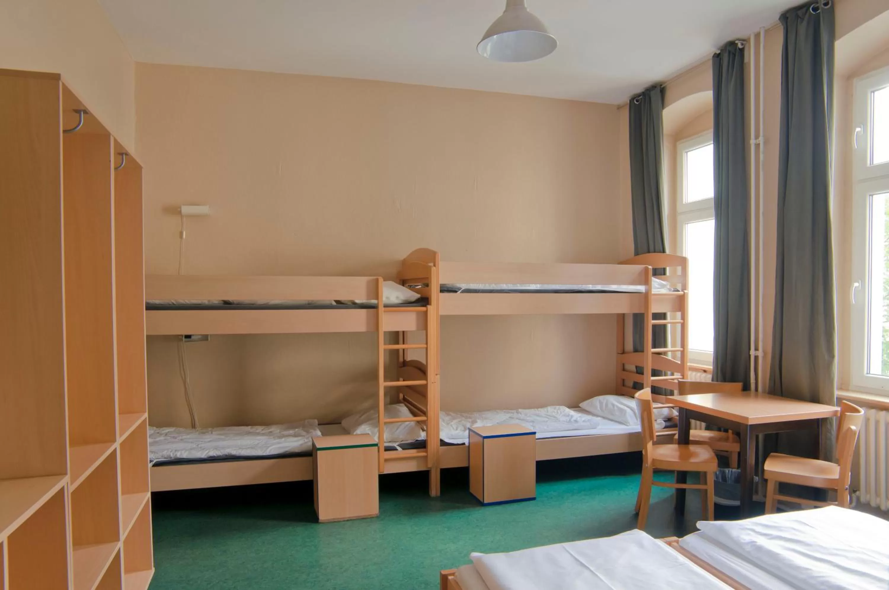 Staff, Bed in Happy Hotel Berlin