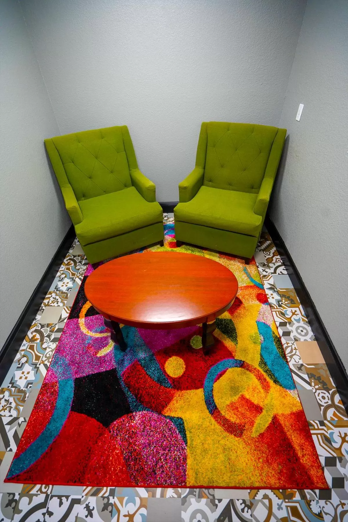 Seating area in Philly Inn & Suites