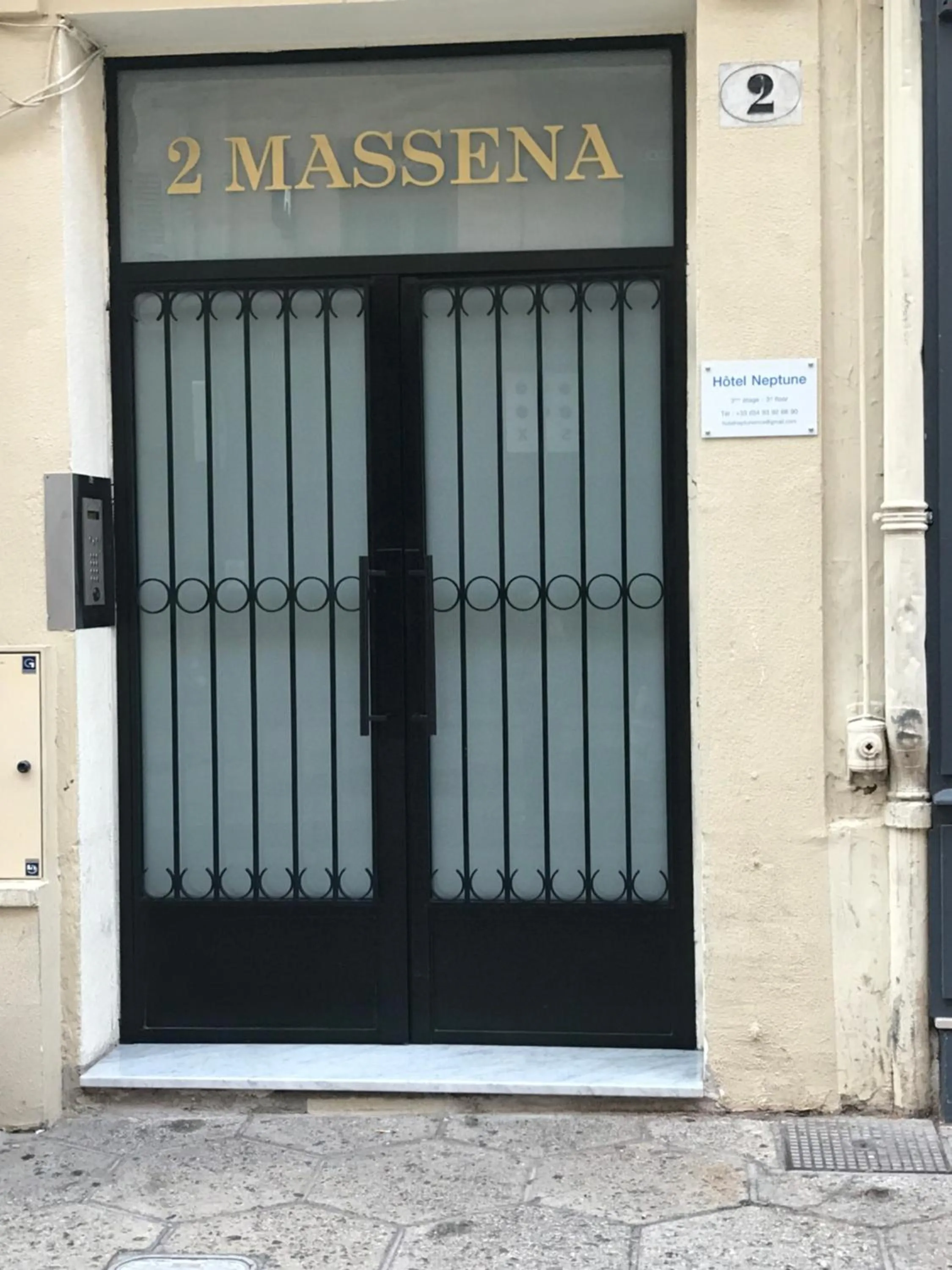 Facade/entrance in Boutique Hôtel Neptune Nice