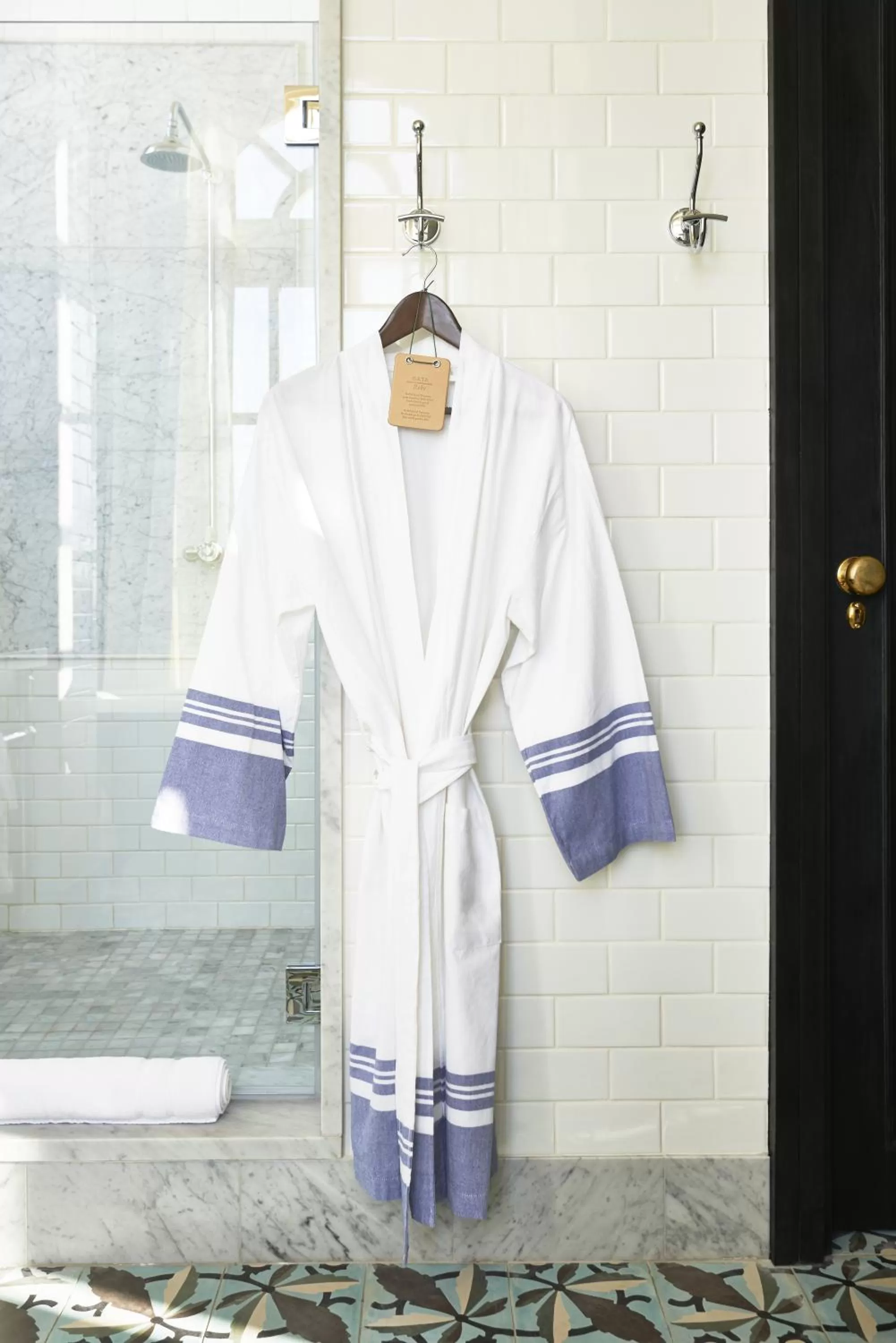 Shower in American Trade Hotel