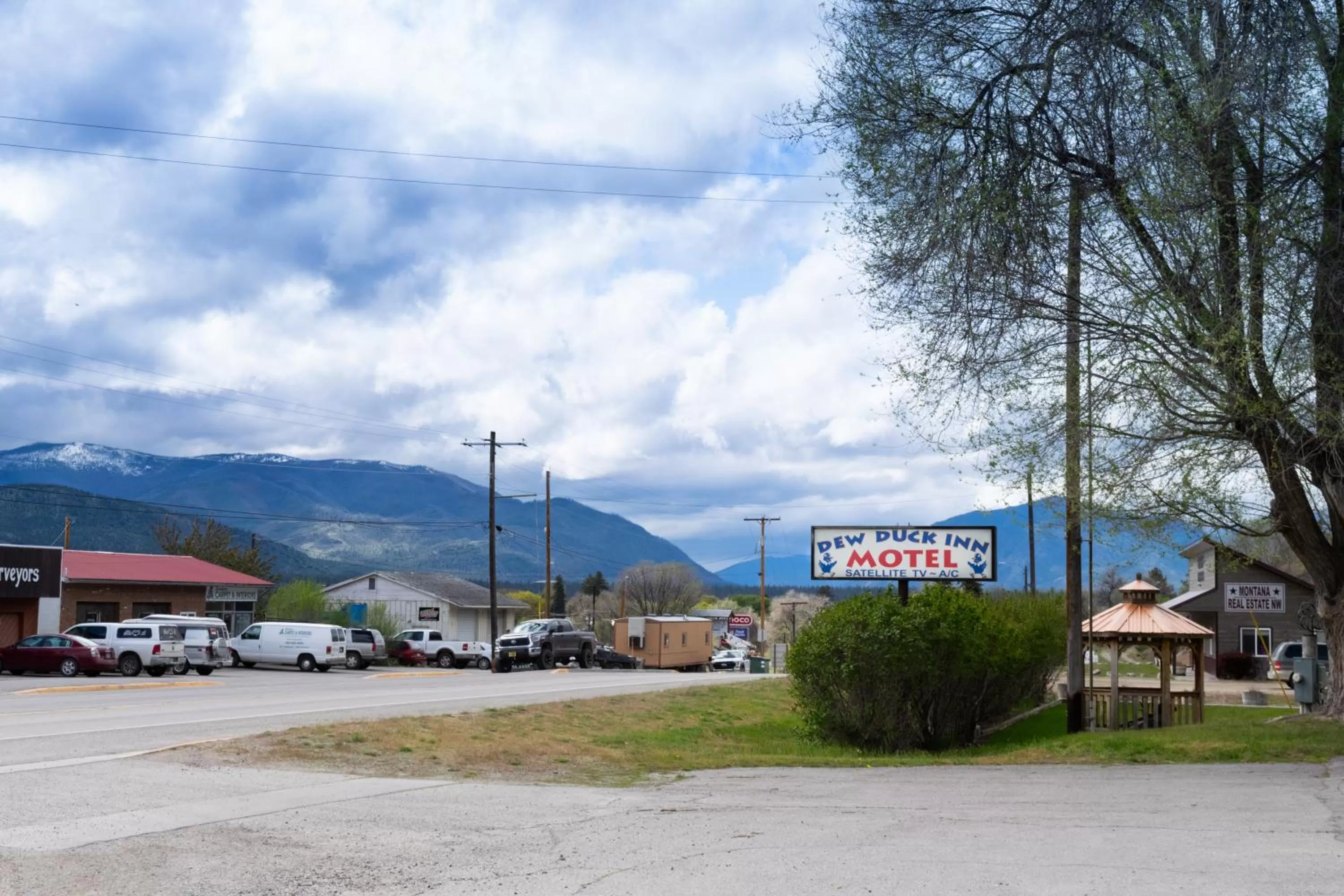 Mountain view, Property Building in Dew Duck Inn