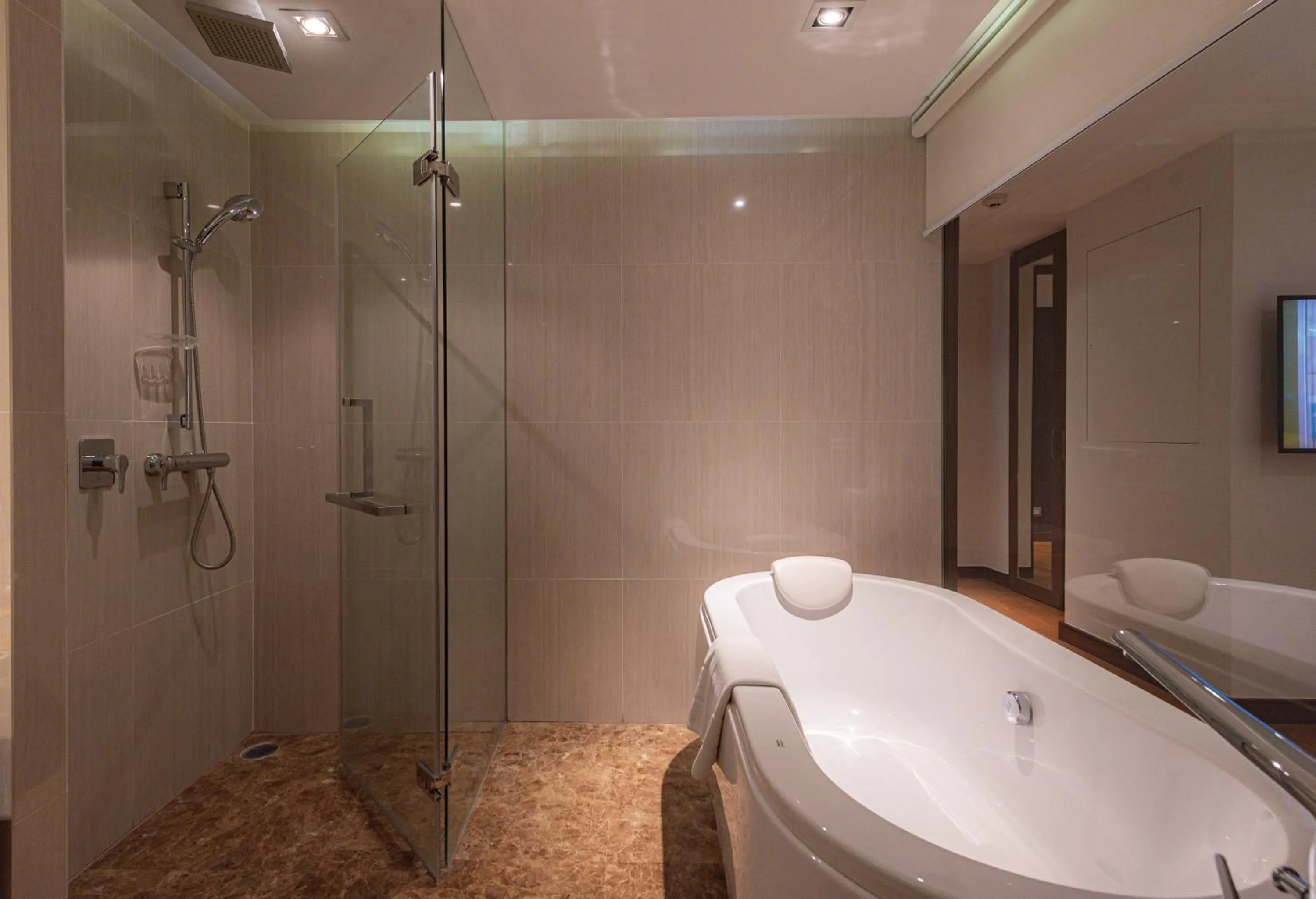 Bathroom in Summit Windmill Golf Suite Hotel at Suvarnabhumi
