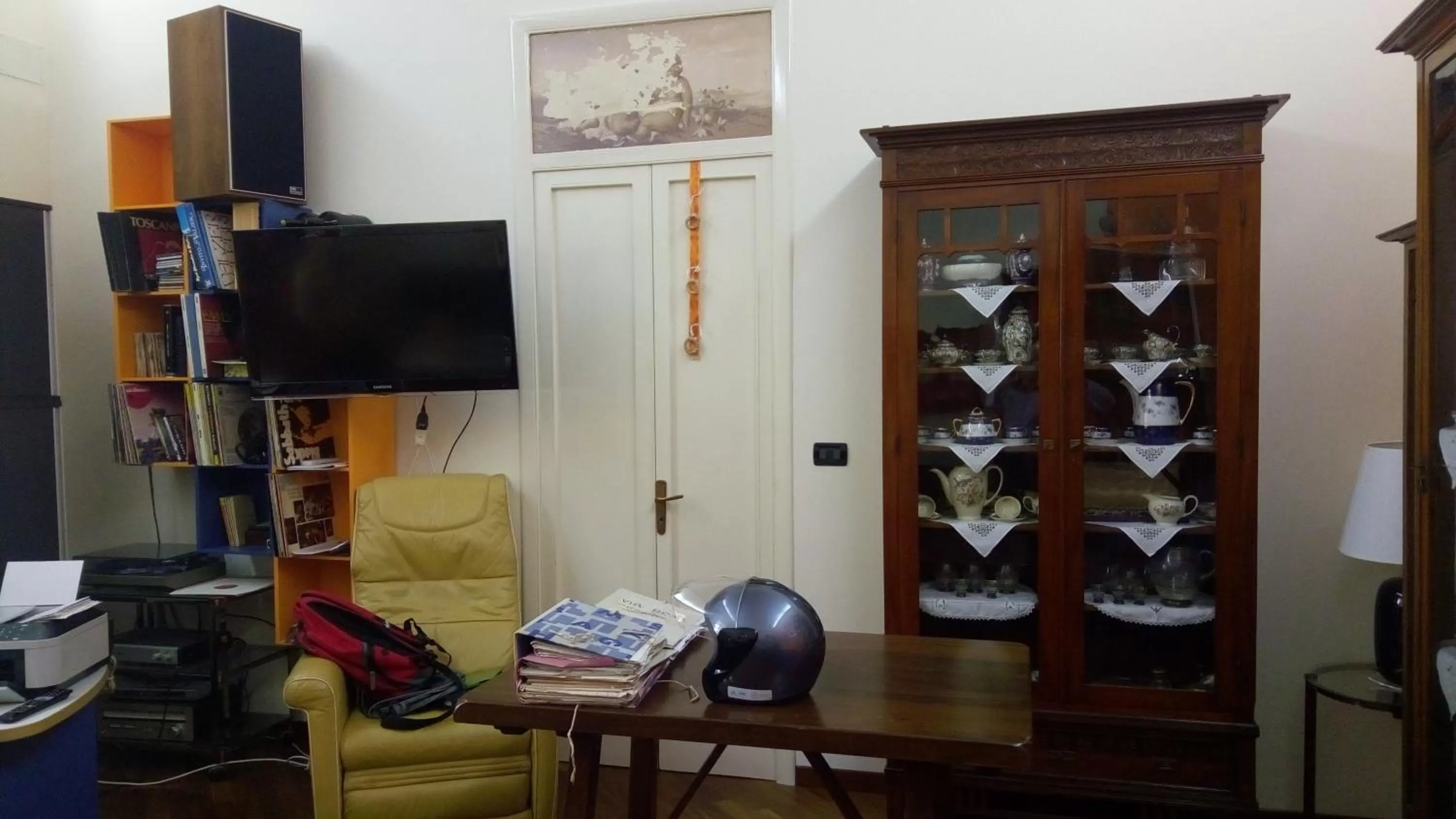 Communal lounge/ TV room in B&B Via Roma