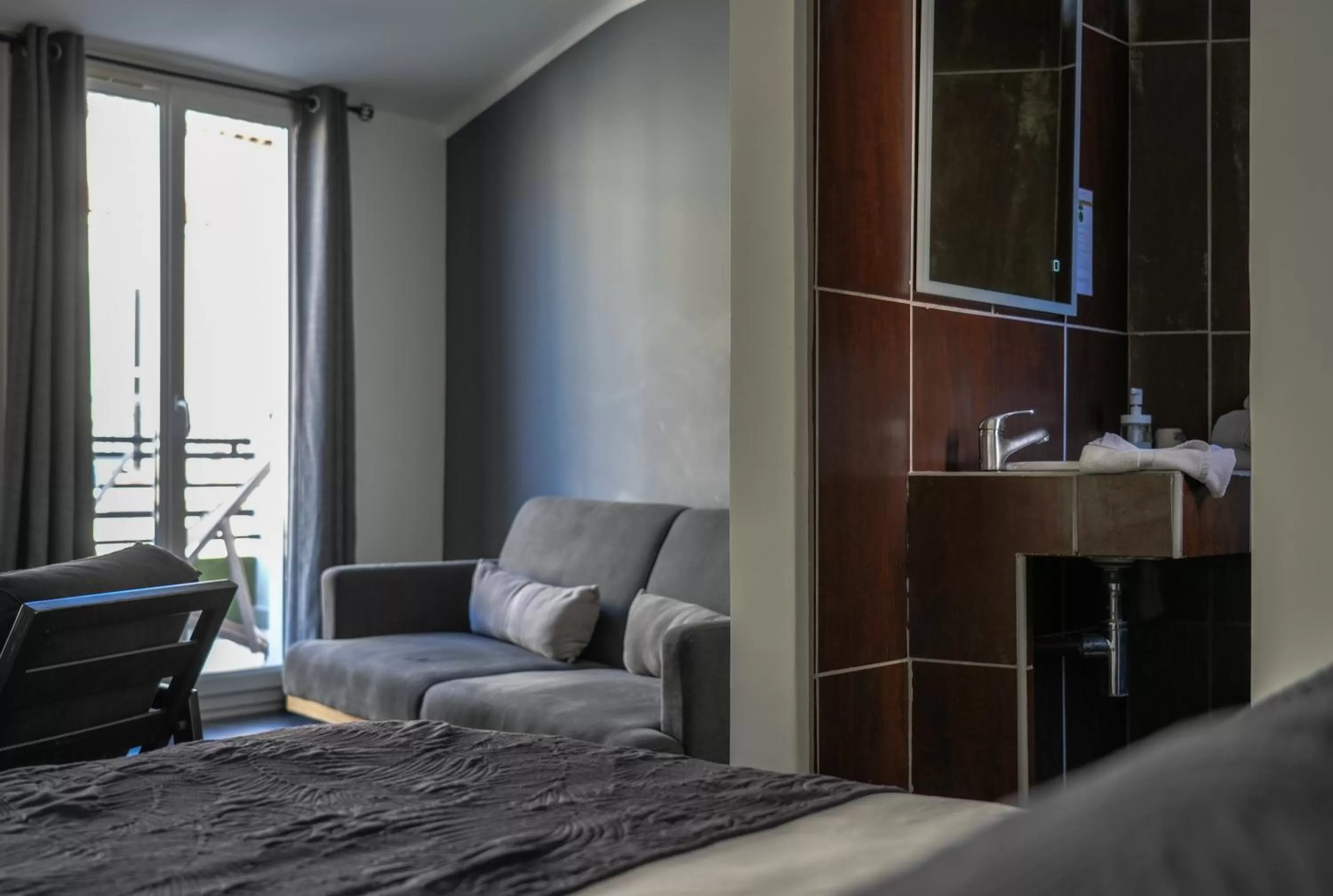 Bedroom in Celenya Hôtel