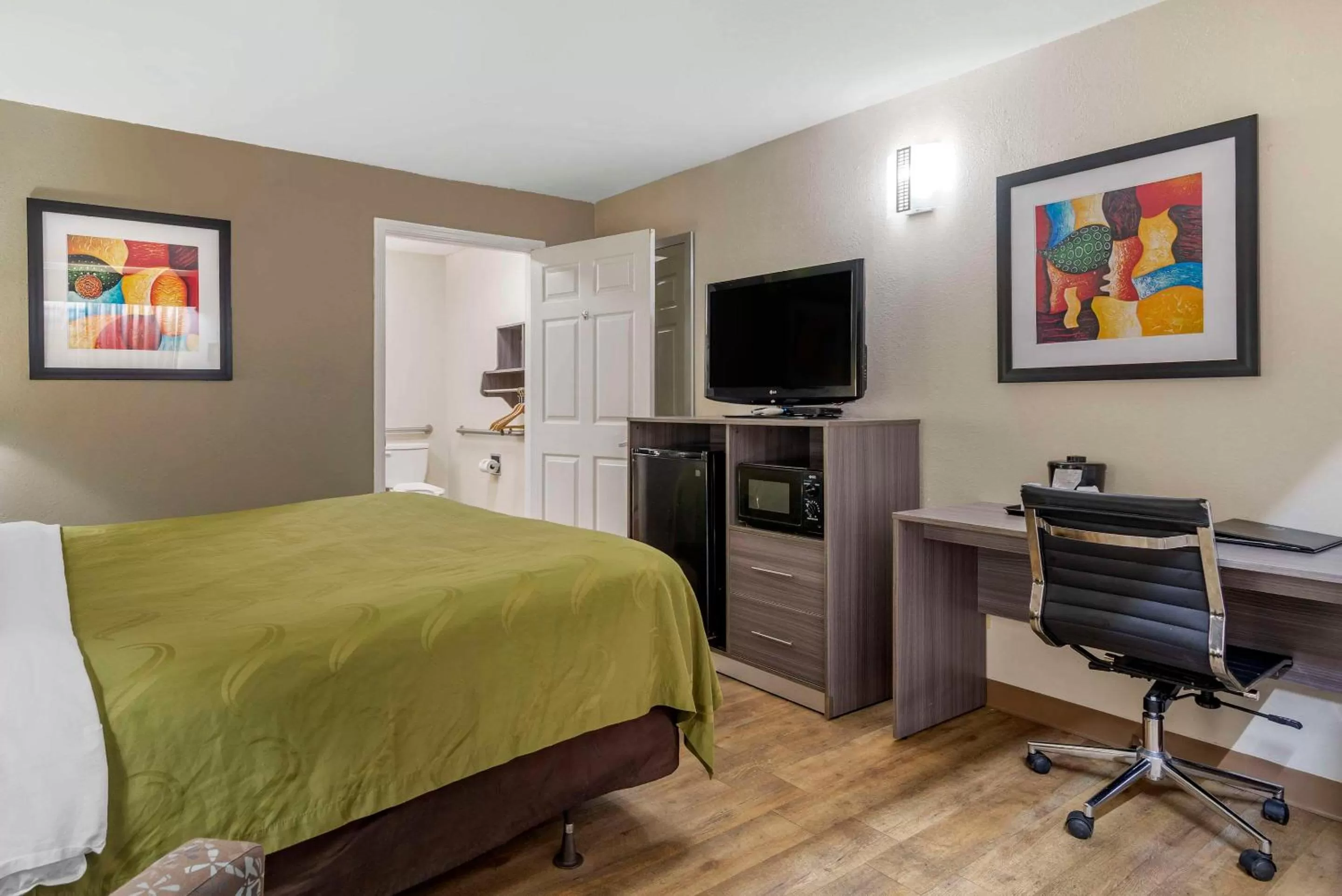 Bedroom, Bed in Quality Inn Conyers I-20