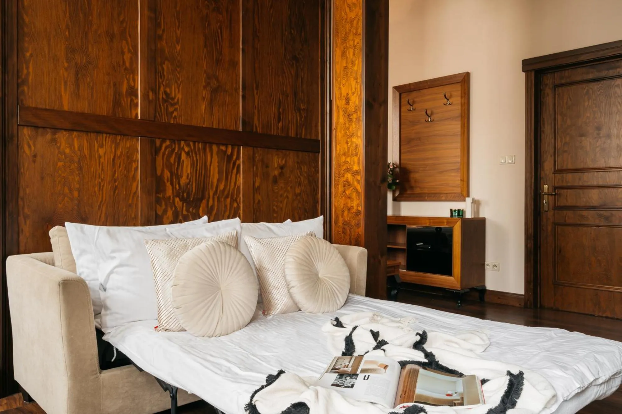 Bed in Topolowa Residence - LoftAffair Collection