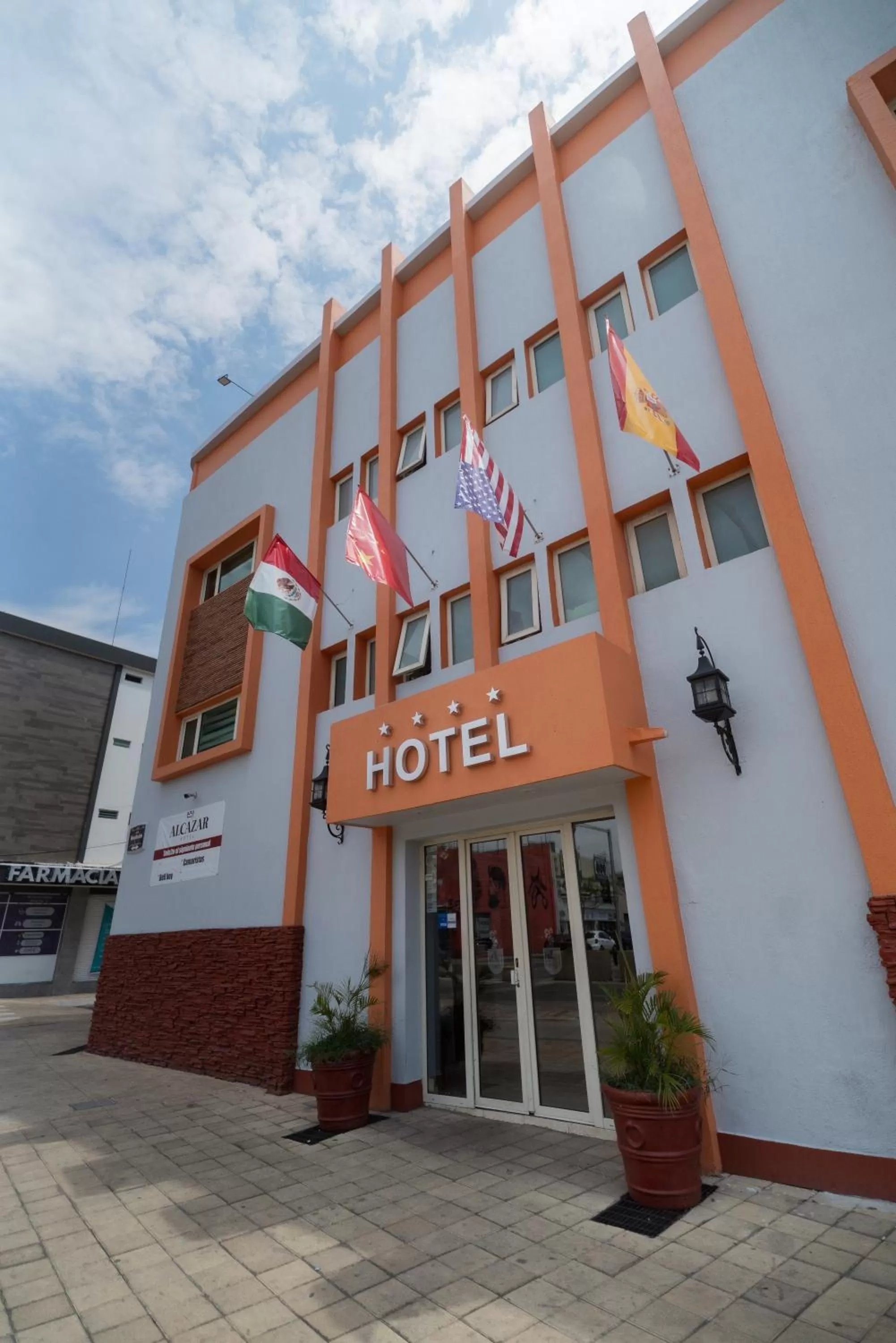 Facade/entrance in Hotel Alcazar - Guadalajara Centro Historico