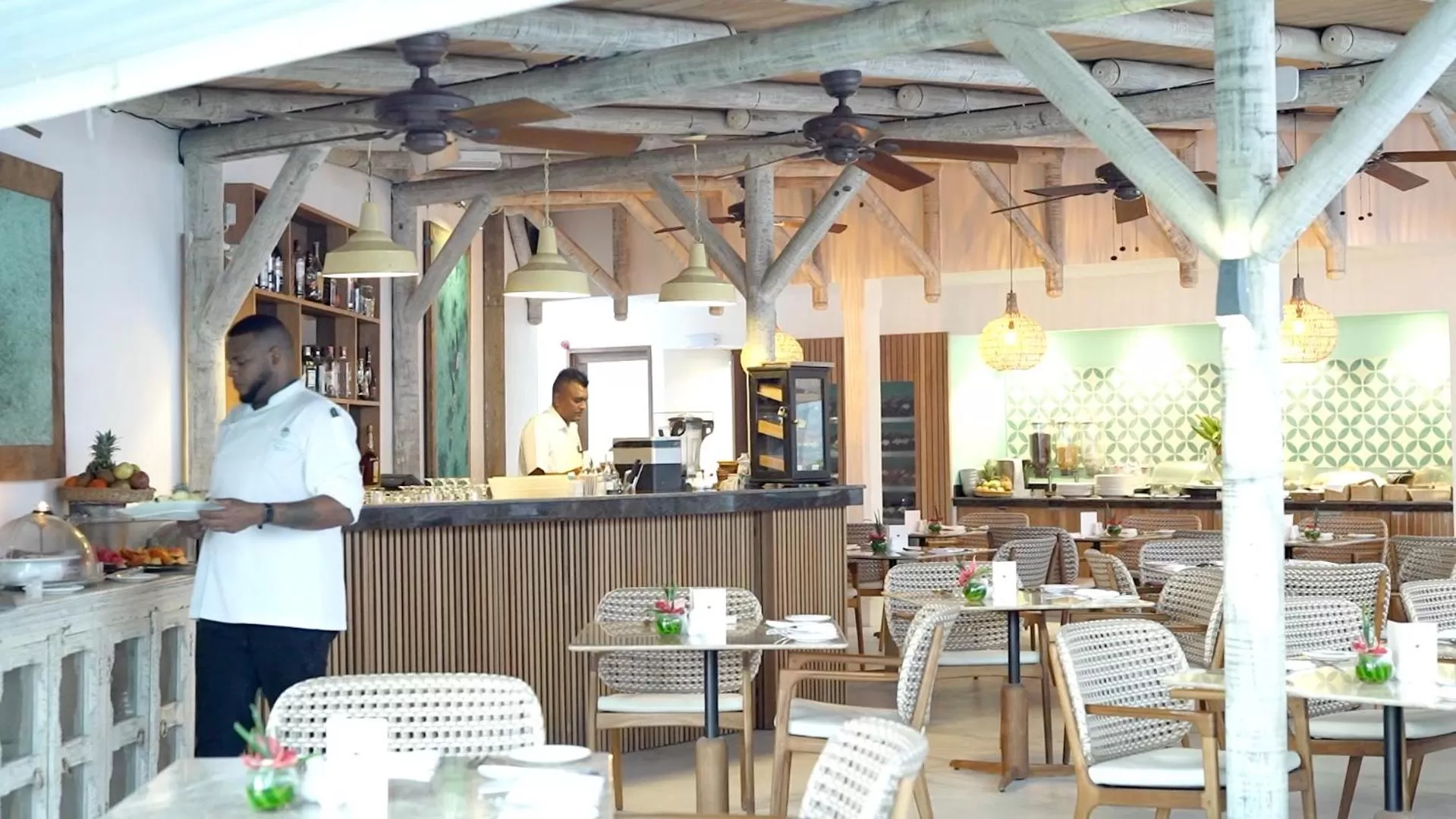 Restaurant/places to eat in Seapoint Boutique Hotel