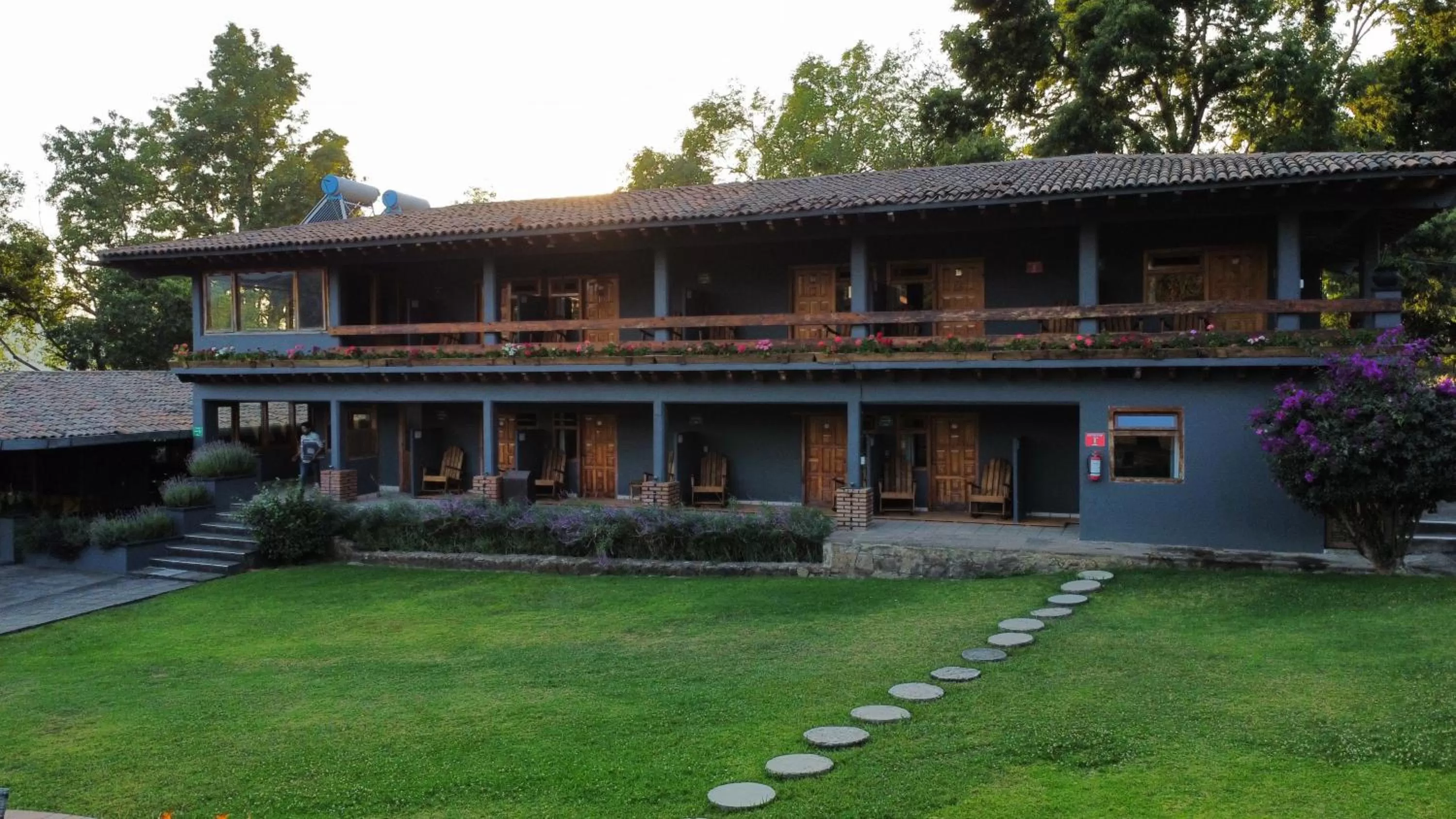 Property Building in San José Del Valle