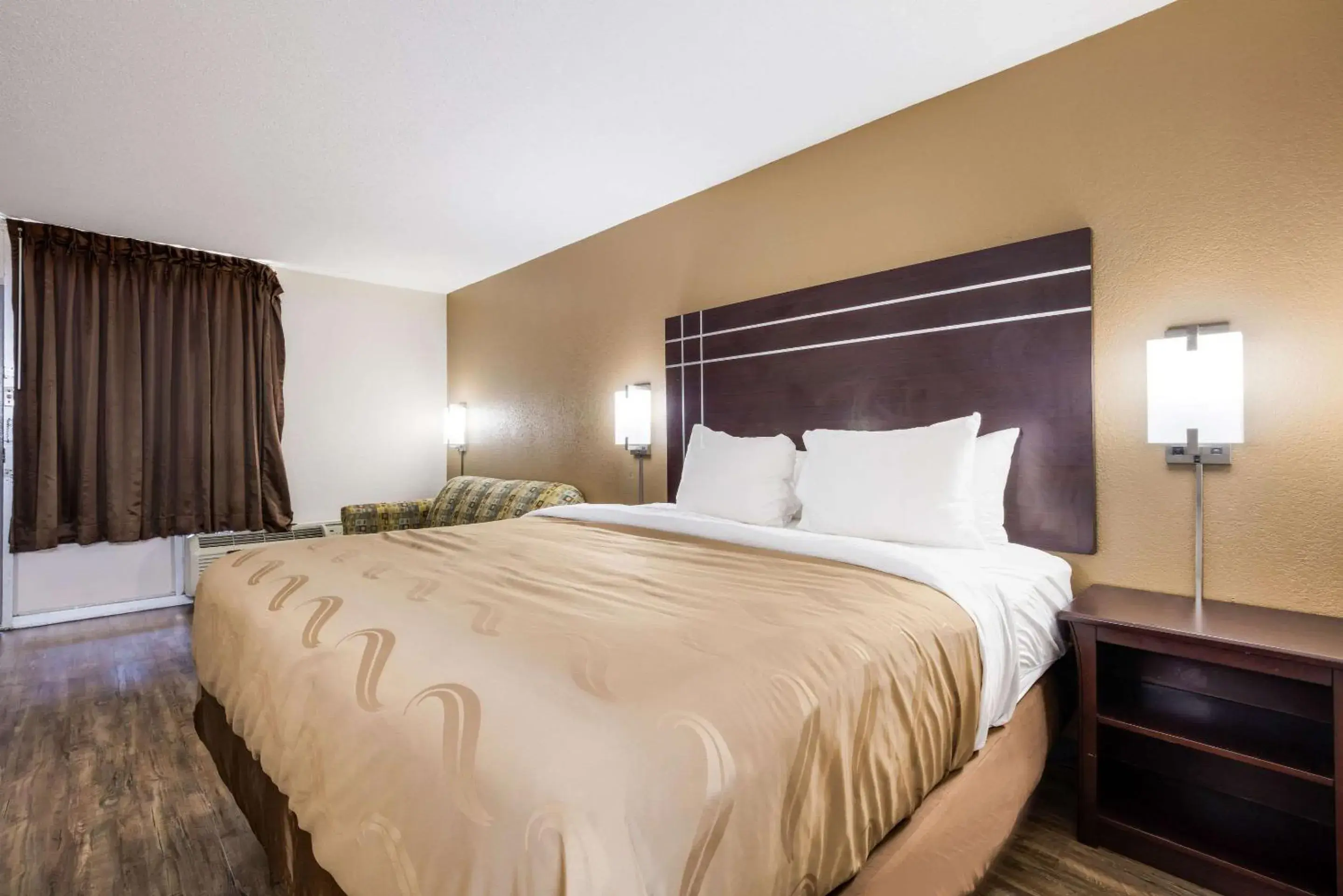 King Room - Non-Smoking in Quality Inn King Room - Non-Smoking in Quality Inn