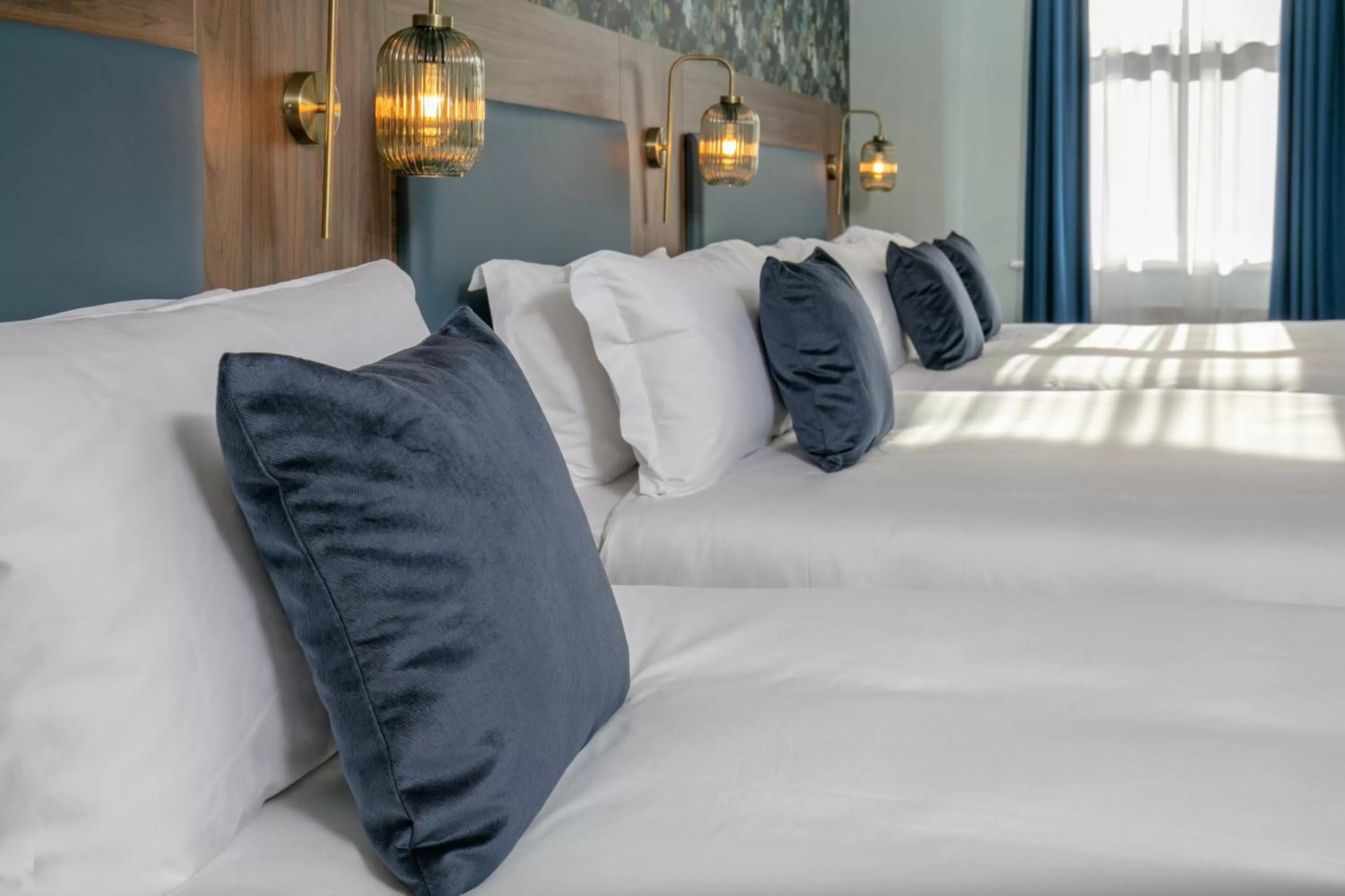 Bed in Best Western Hotel 99