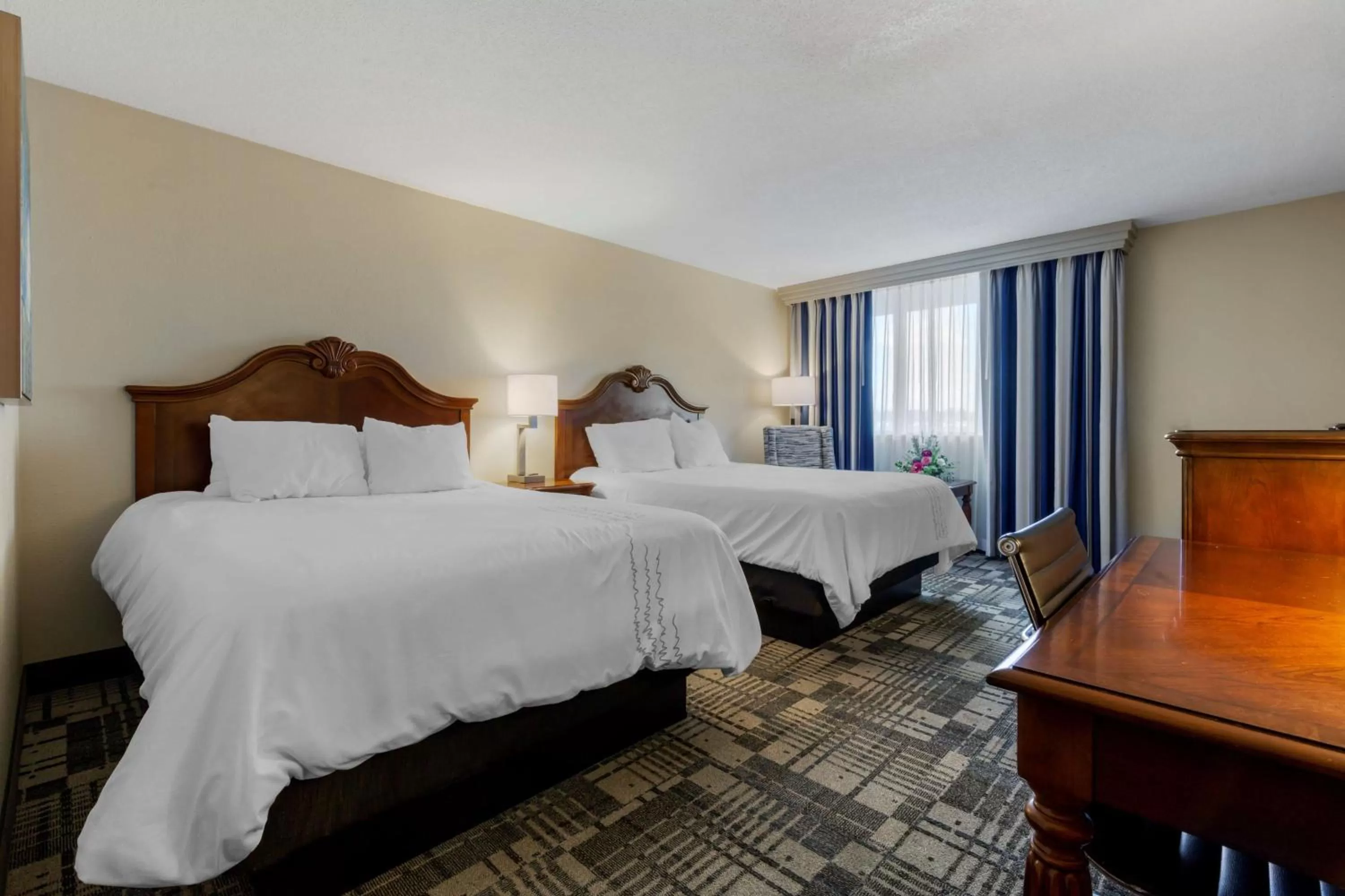 Queen Room with Two Queen Beds and Roll-In Shower - Disability Access in Best Western Plus Dubuque Hotel and Conference Center