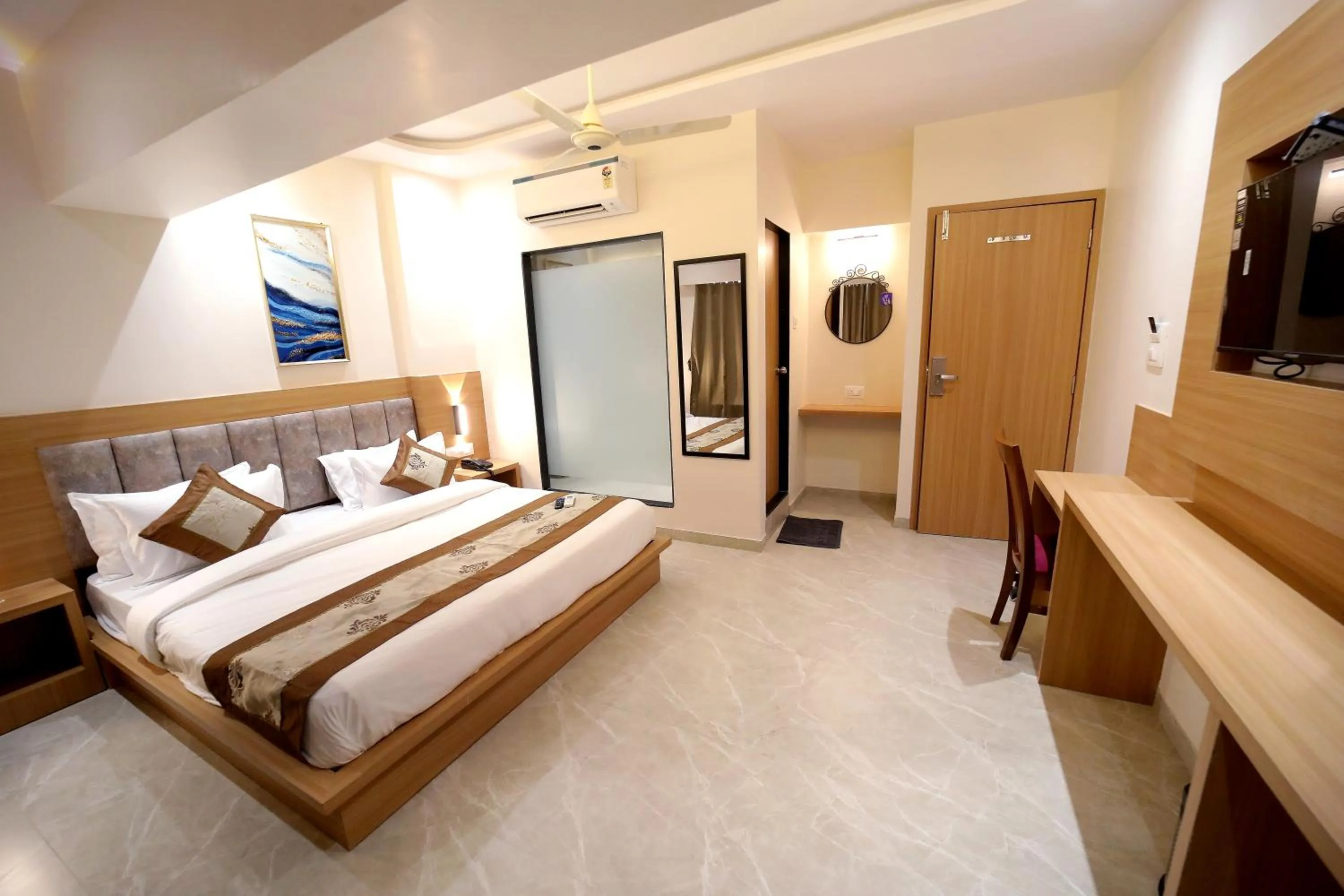 Photo of the whole room, Bed in HOTEL ALFA EXECUTIVE