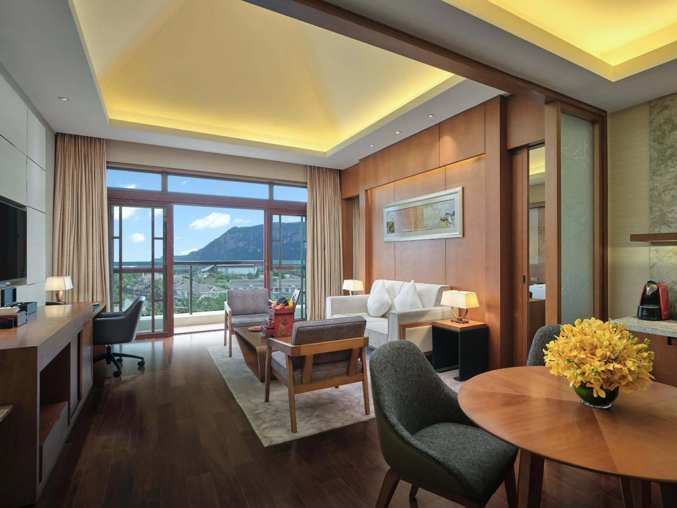 Photo of the whole room in HUALUXE Hotels & Resorts Kunming