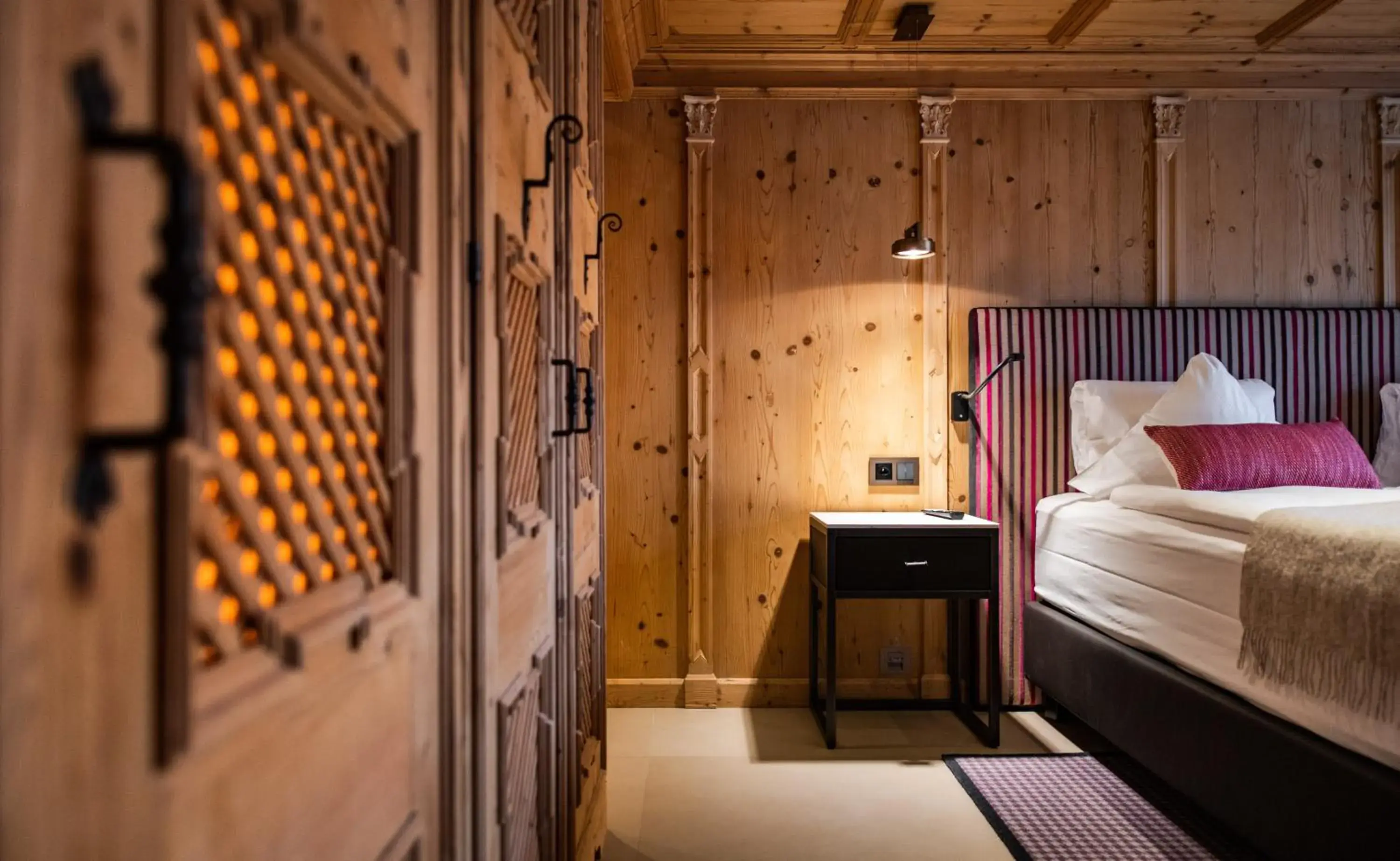 Matterhorn Double Room in Tradition Julen Hotel Matterhorn Double Room in Tradition Julen Hotel