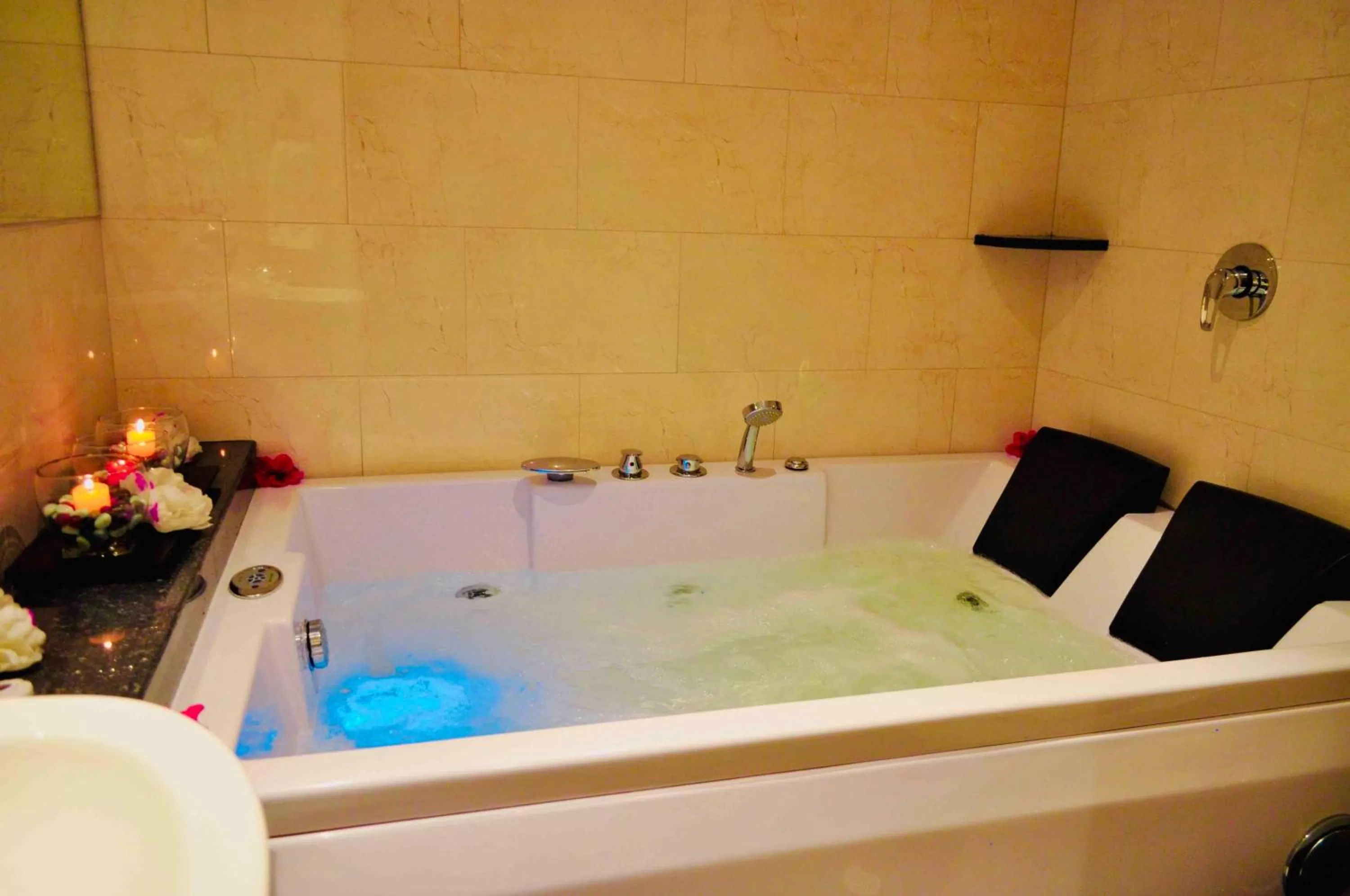 Bathroom in Hotel Casa Mahanaim Colferias, Bogotá