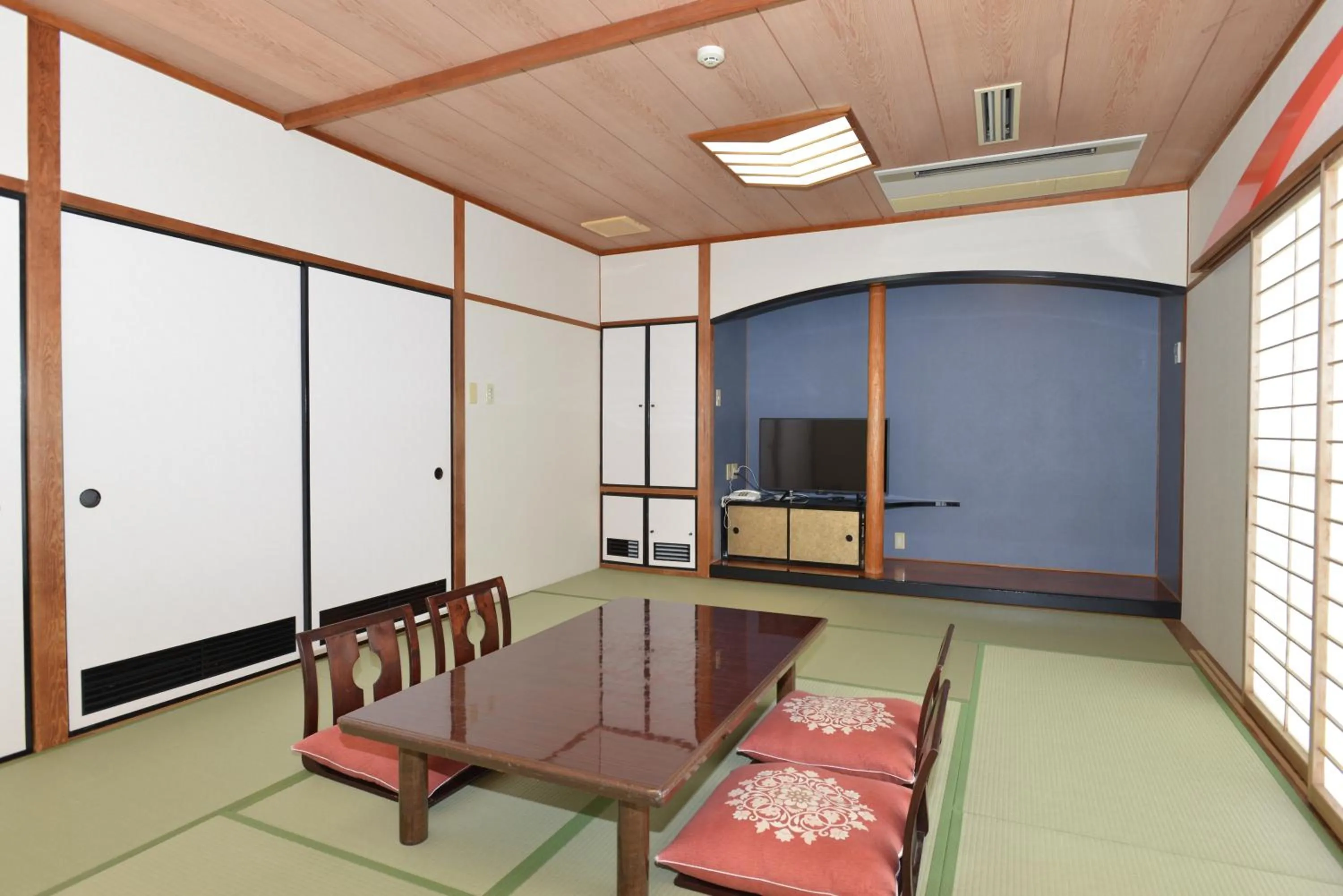 Japanese-Style Room with Shared Bathroom without View 21㎡ Non-Smoking - South Building in Yataro Hotel