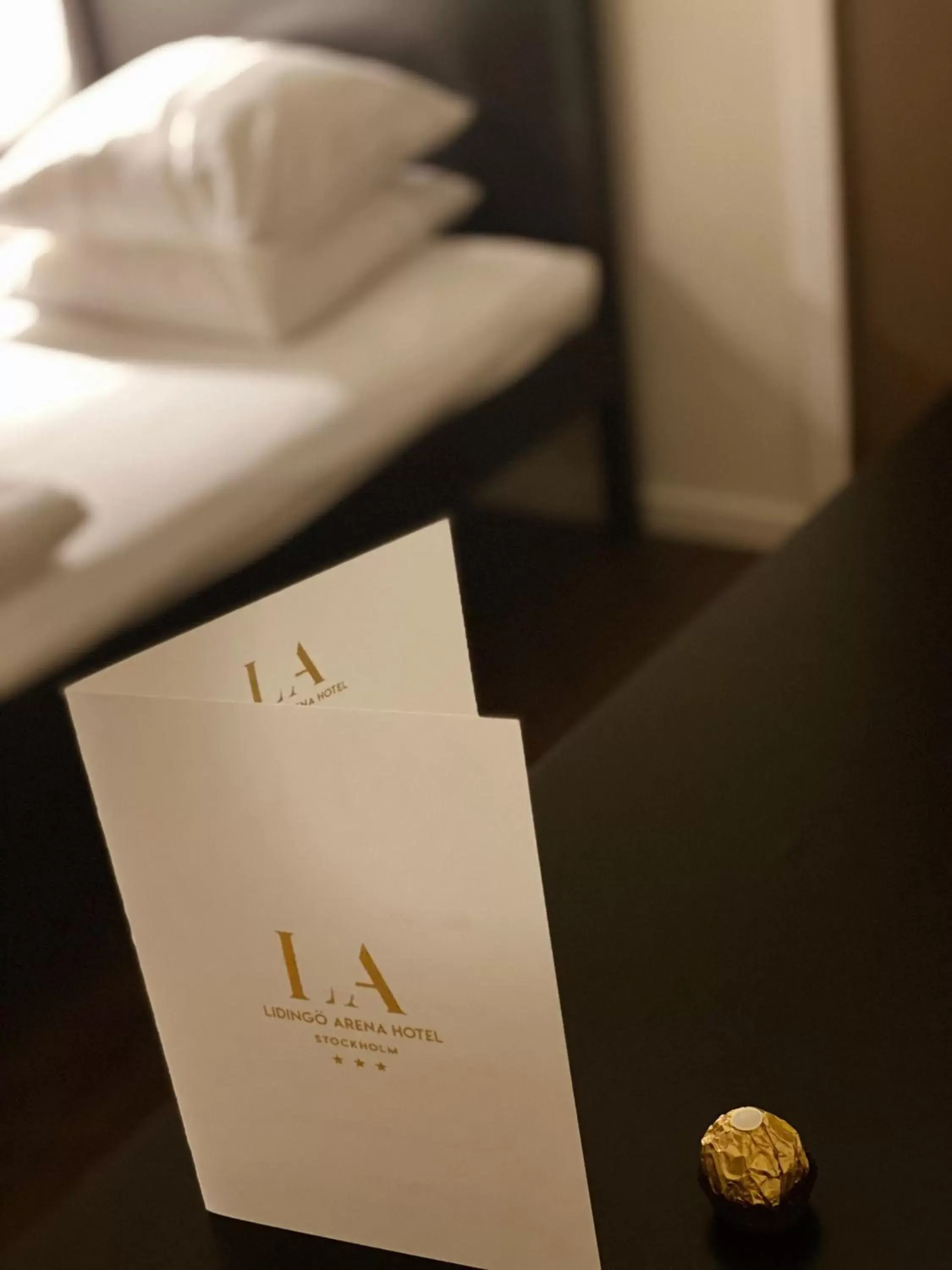 Single Room with Private Bathroom Outside Room in Hall - single occupancy in LA Hotel Single Room with Private Bathroom Outside Room in Hall - single occupancy in LA Hotel